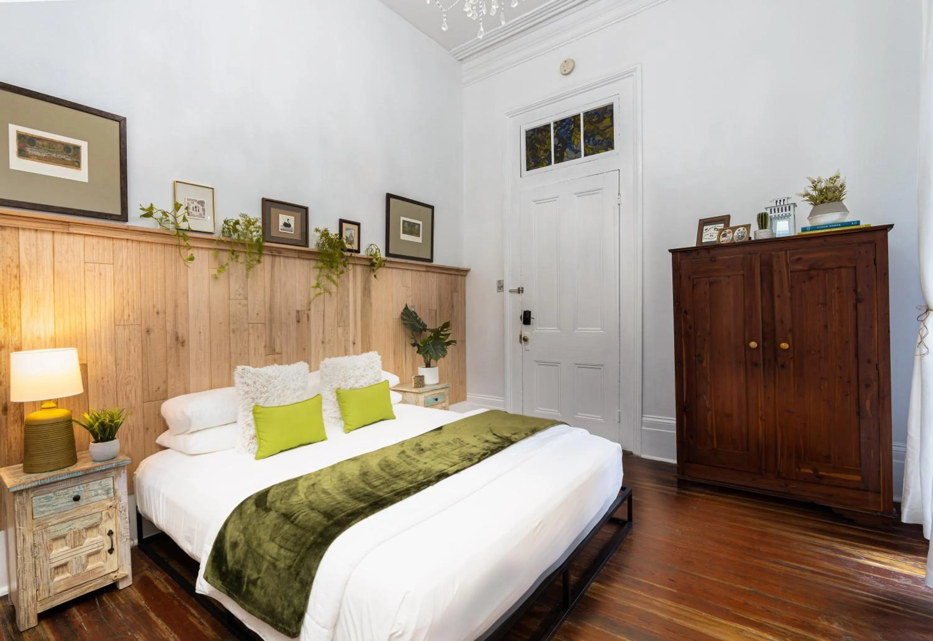 Bed in The Mansion on Royal