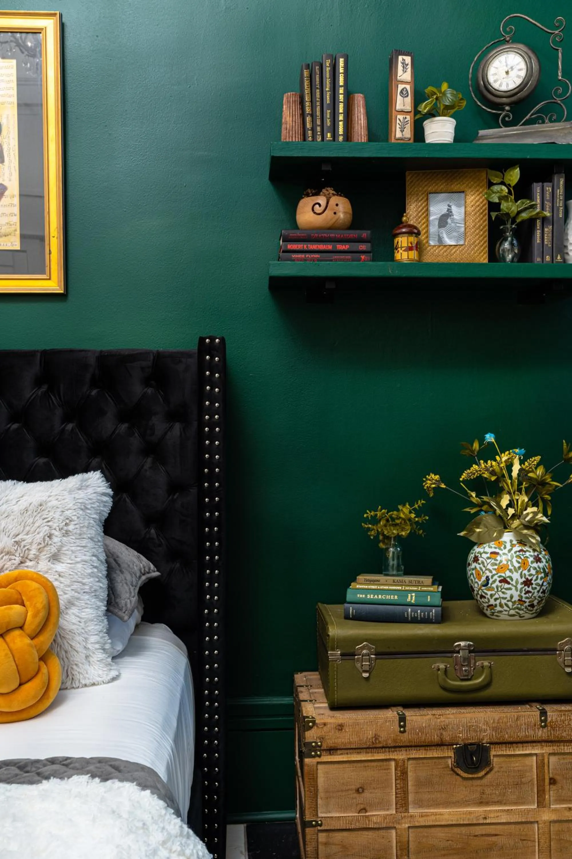 Bed in The Mansion on Royal