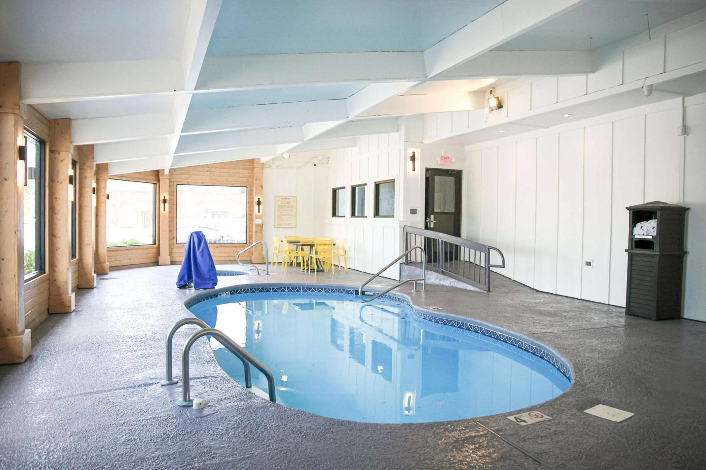 Pool view in The Inn At Tree City, BW Signature Collection