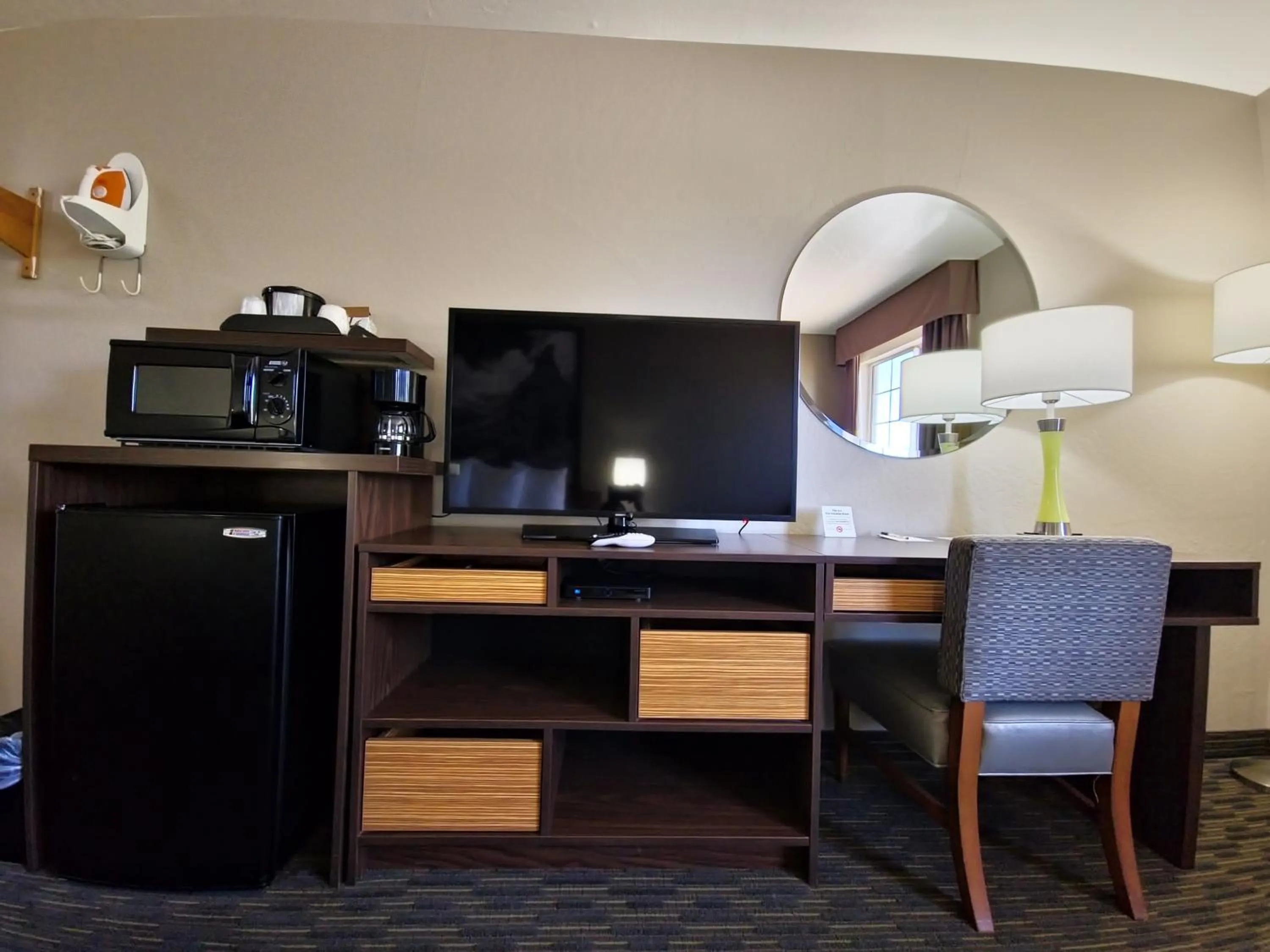 TV and multimedia in Super 8 by Wyndham Wickenburg AZ