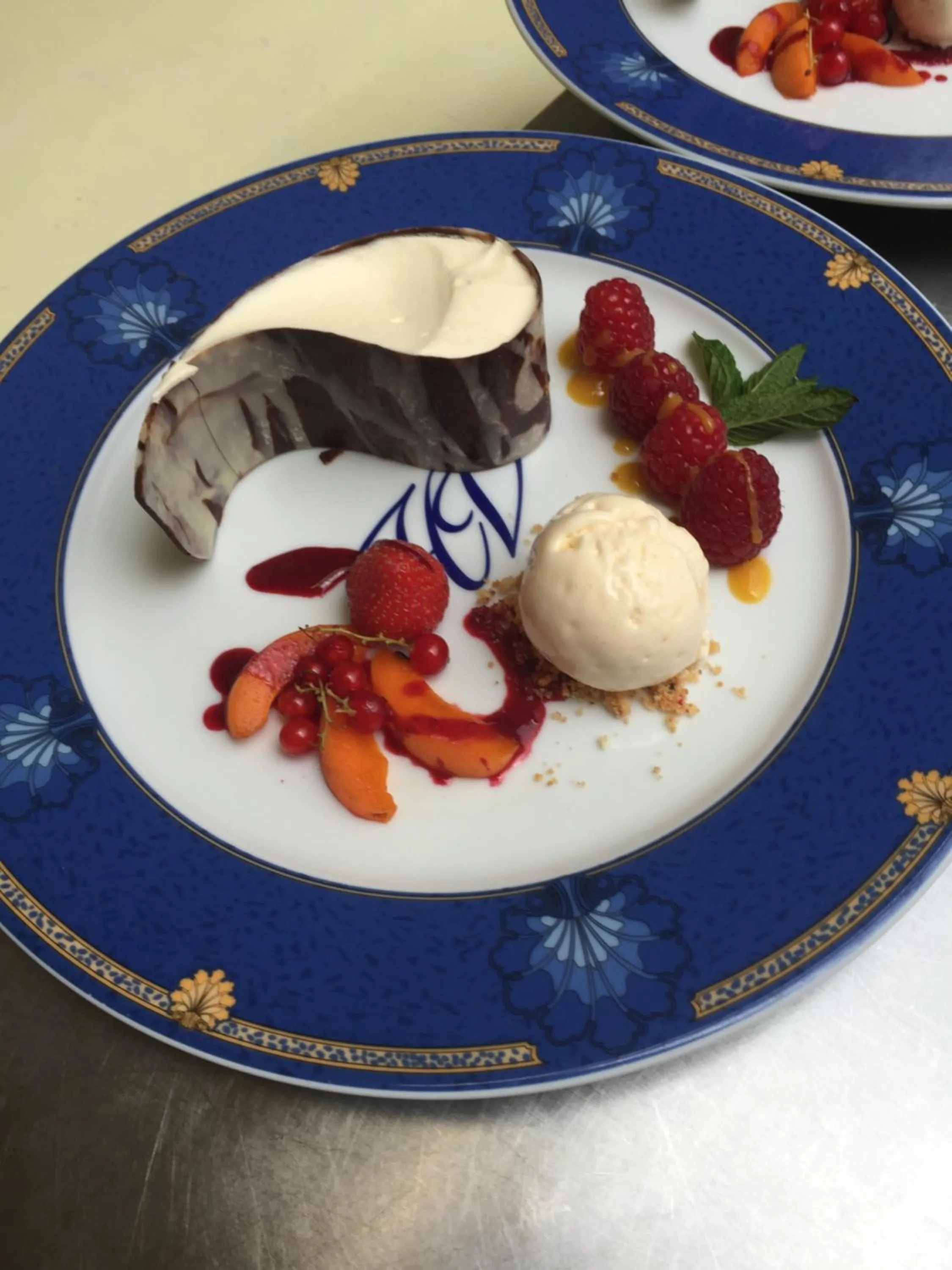 Restaurant/places to eat in Hôtel des Voyageurs Restaurant Traiteur