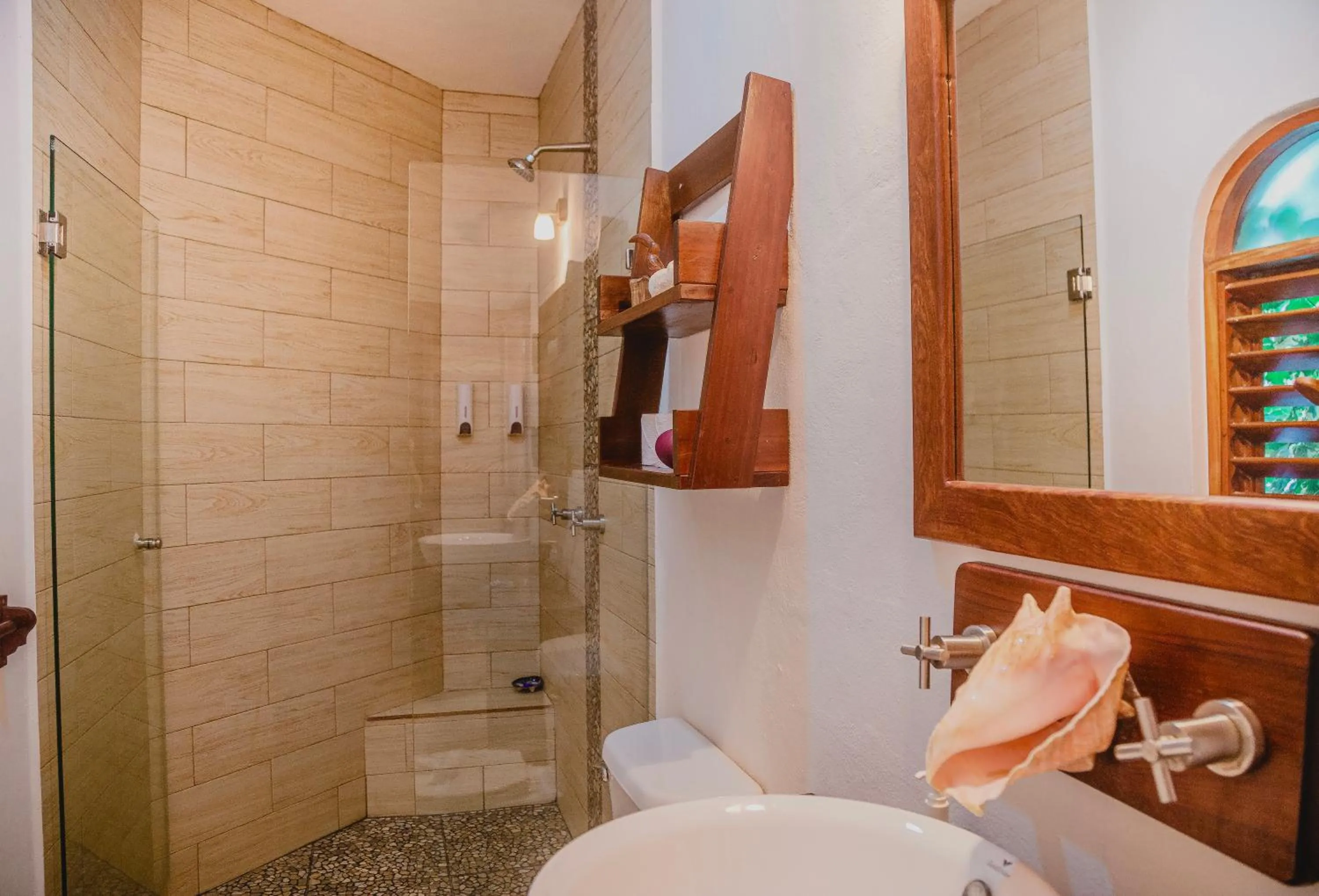 Shower in Casa Colibrí Tankah