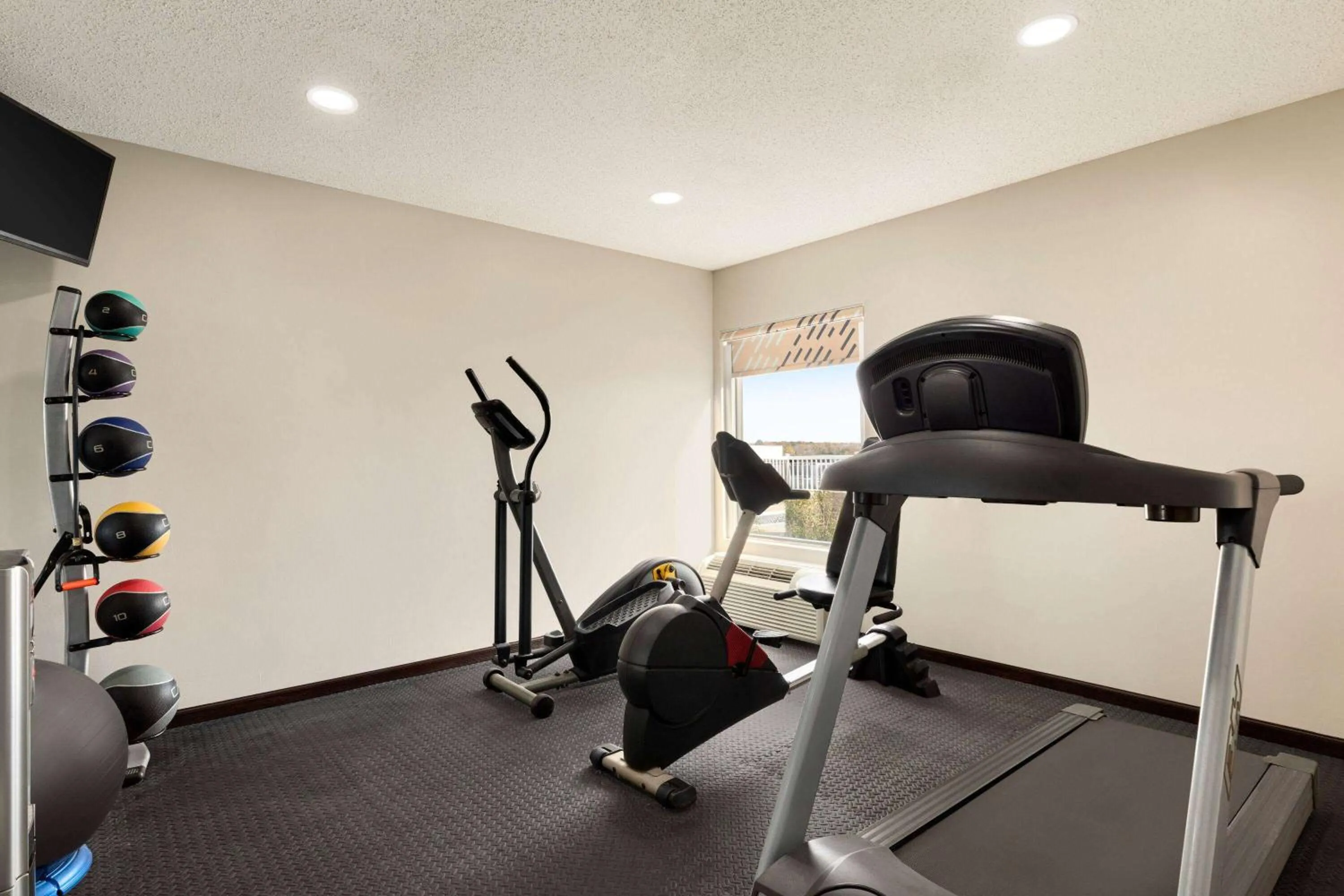 Days Inn by Wyndham Hillsboro