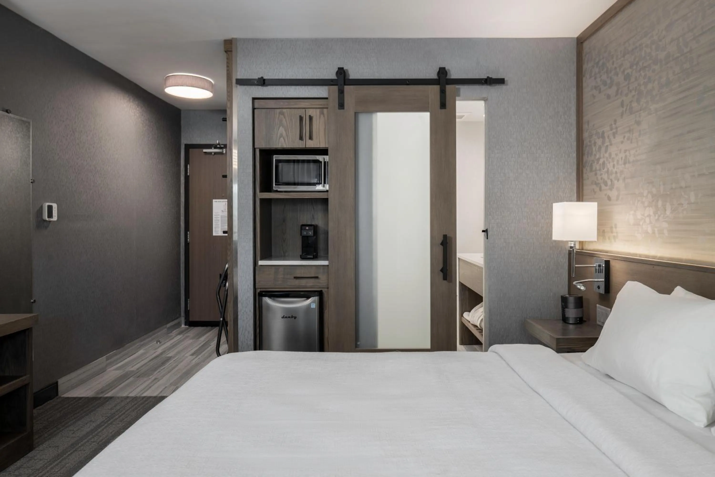 Bed in voco Niagara Falls - The Cadence by IHG