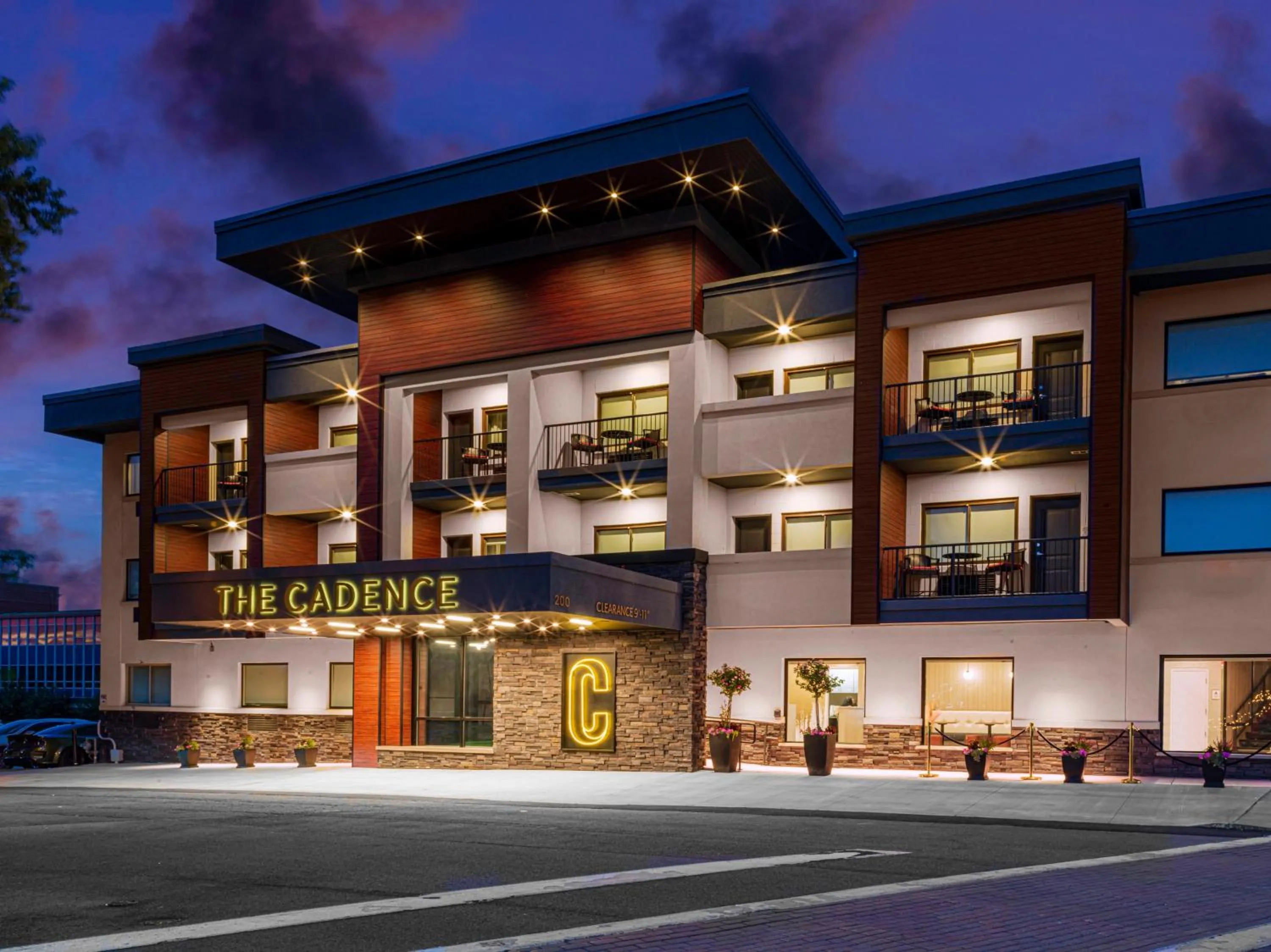 Property building in voco Niagara Falls - The Cadence by IHG
