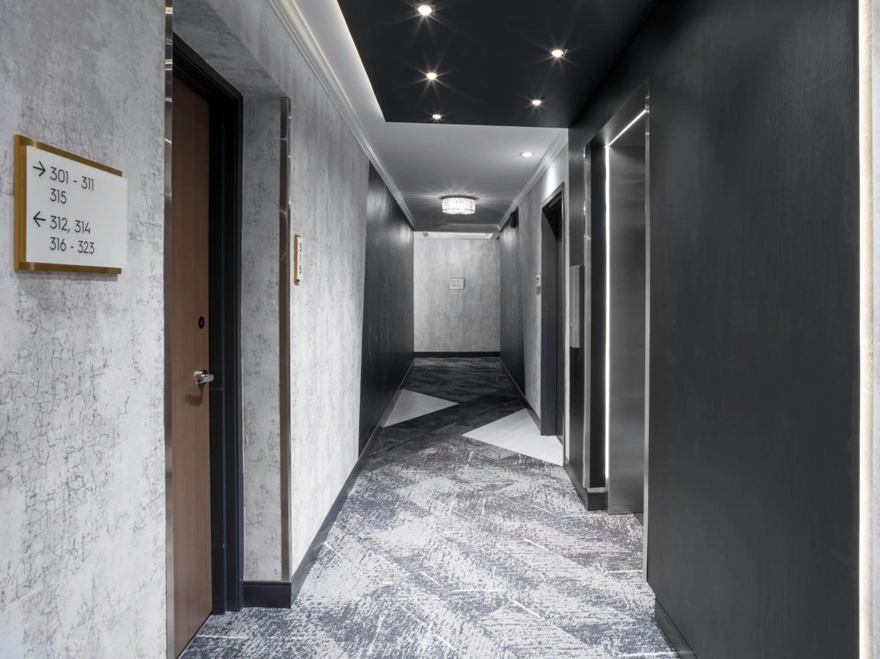 Lobby or reception in voco Niagara Falls - The Cadence by IHG