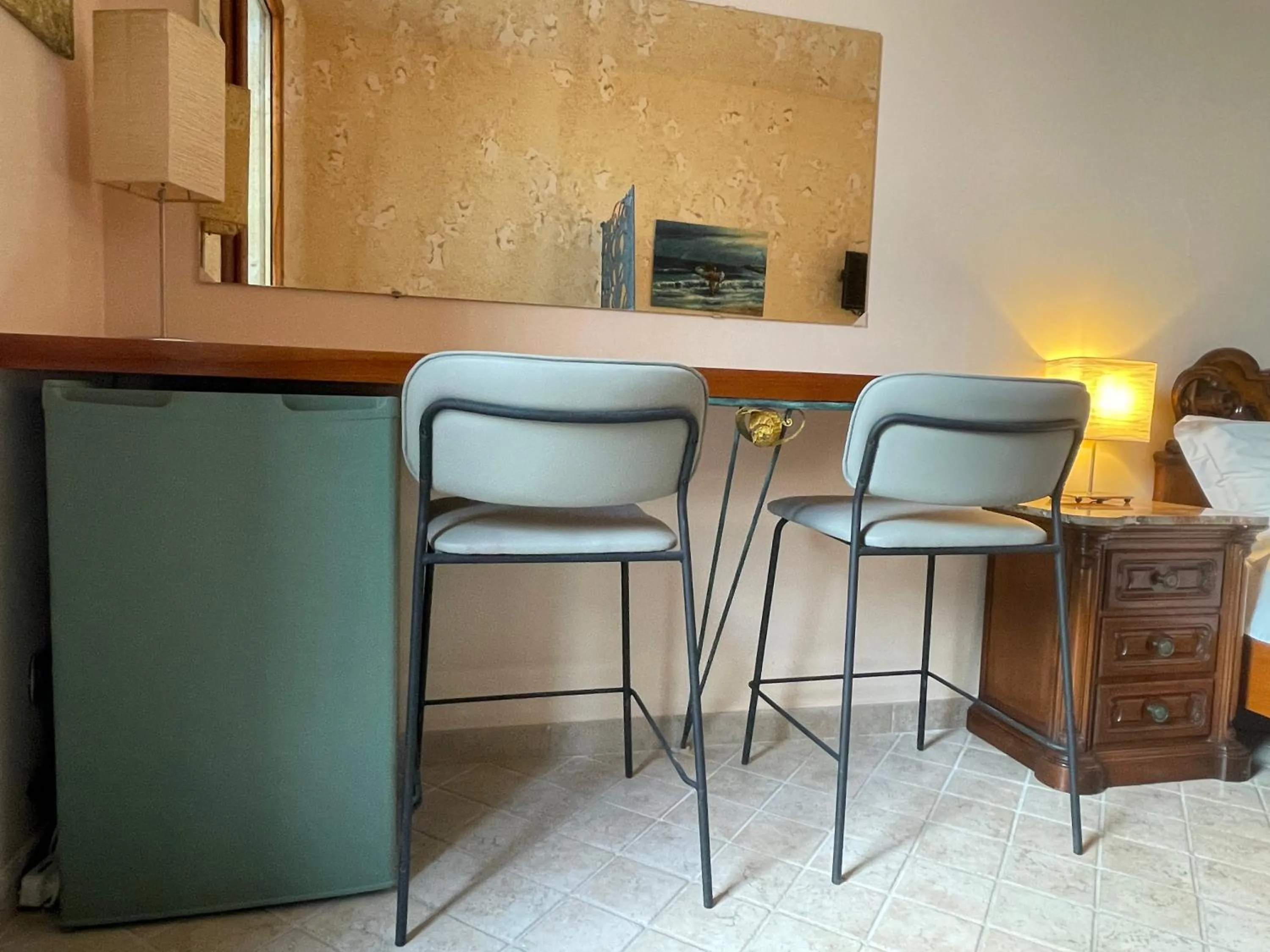 hair dresser in B&b Ophelia