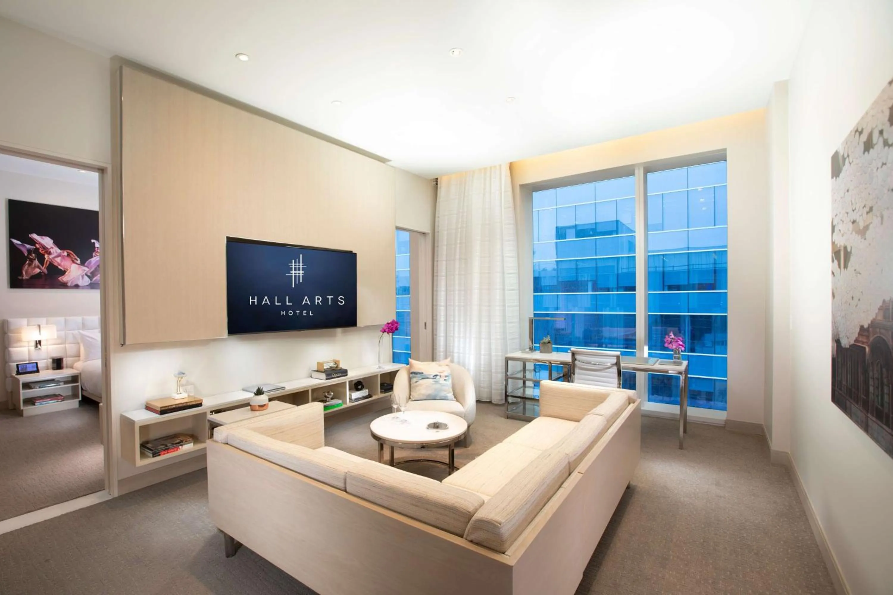 Living room in HALL Arts Hotel Dallas, Curio Collection by Hilton