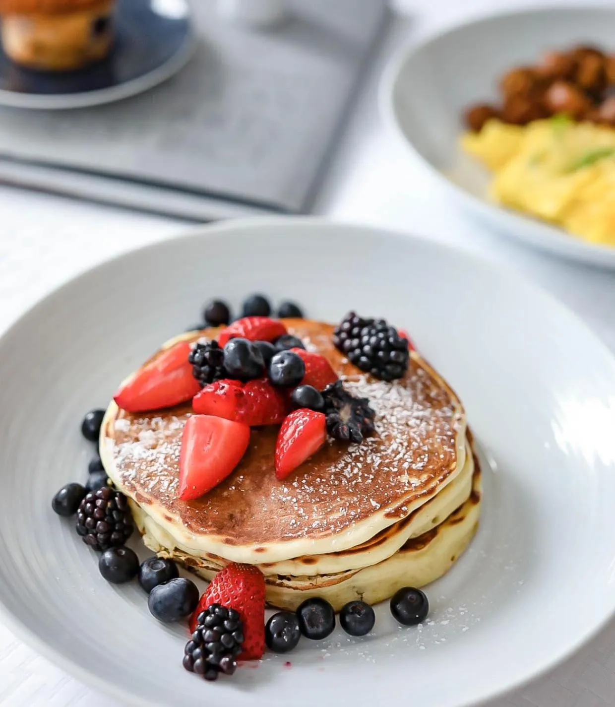 Breakfast in HALL Arts Hotel Dallas, Curio Collection by Hilton