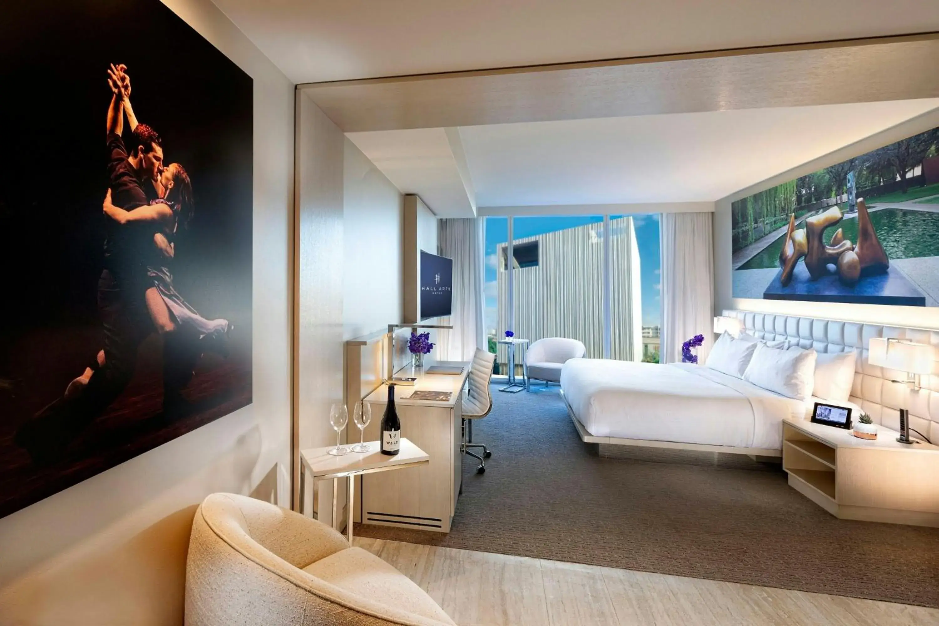 HALL Supreme King Room - High Floor in HALL Arts Hotel, Dallas, Autograph Collection HALL Supreme King Room - High Floor in HALL Arts Hotel, Dallas, Autograph Collection