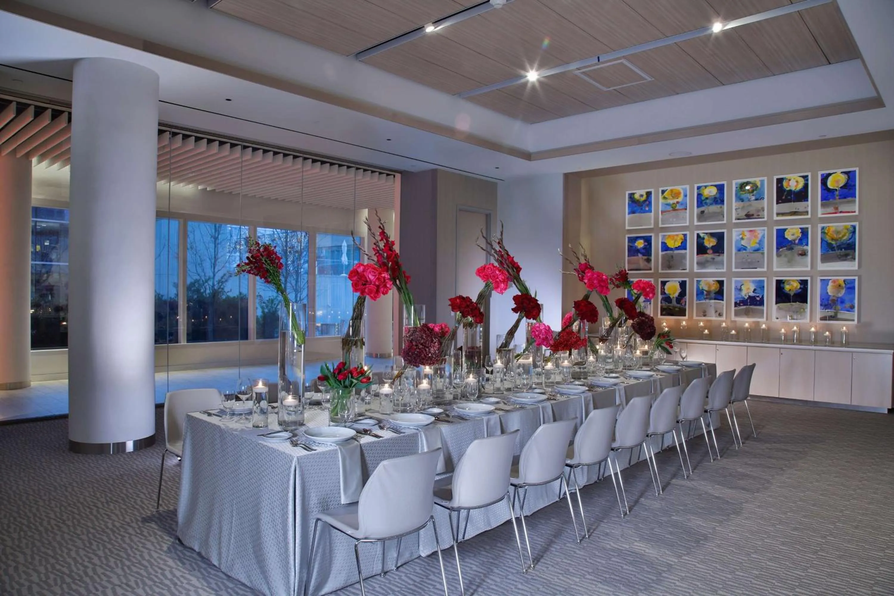 Meeting/conference room in HALL Arts Hotel Dallas, Curio Collection by Hilton