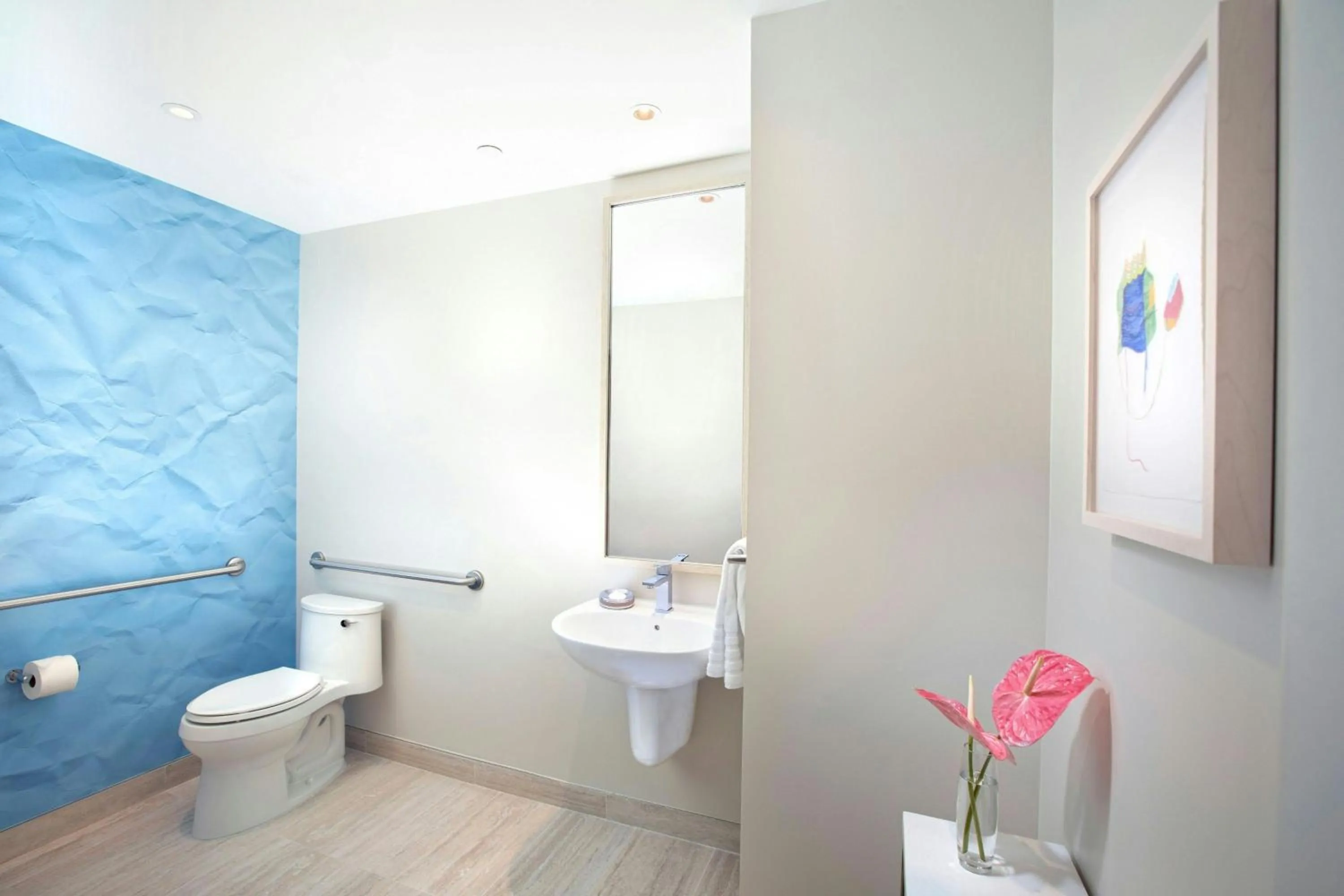 Bedroom in HALL Arts Hotel, Dallas, Autograph Collection