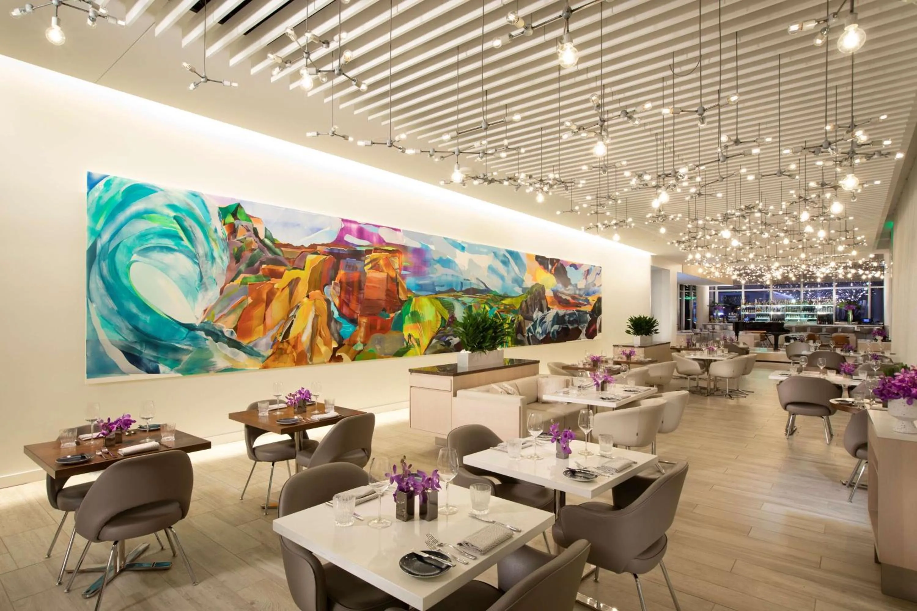 Restaurant/places to eat in HALL Arts Hotel Dallas, Curio Collection by Hilton