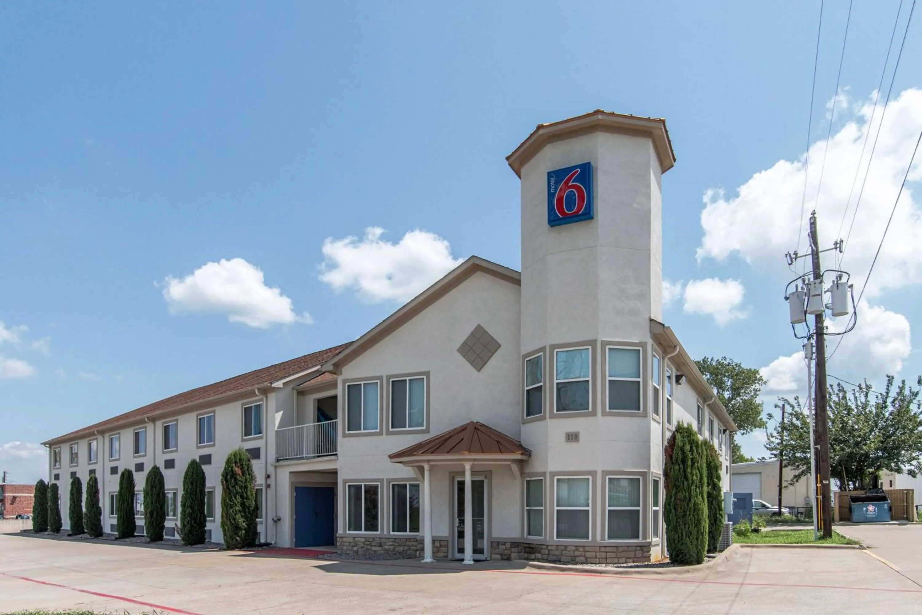 Property building in Motel 6-Hutchins, TX