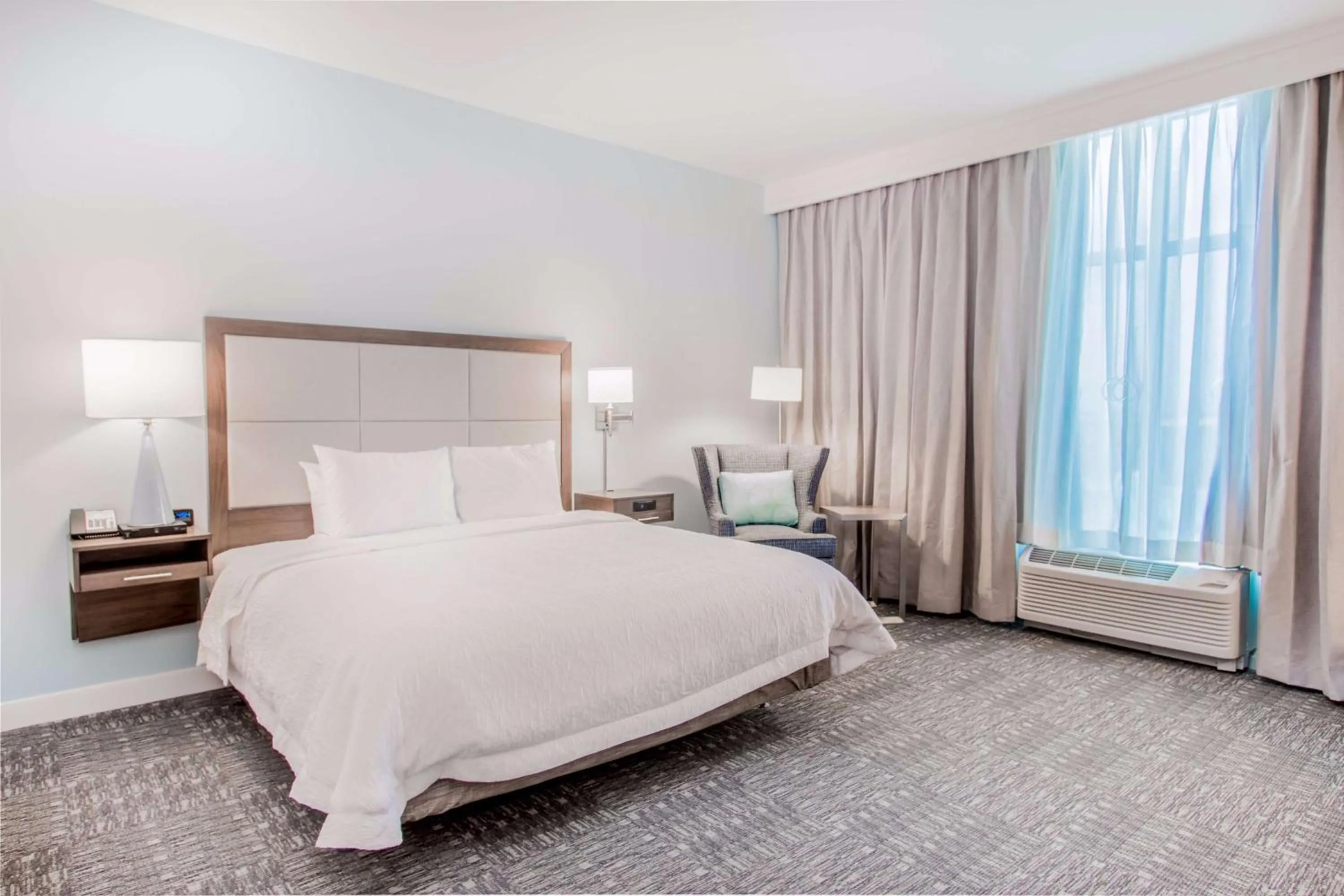 Bed in Hampton Inn & Suites Panama City Beach-Beachfront