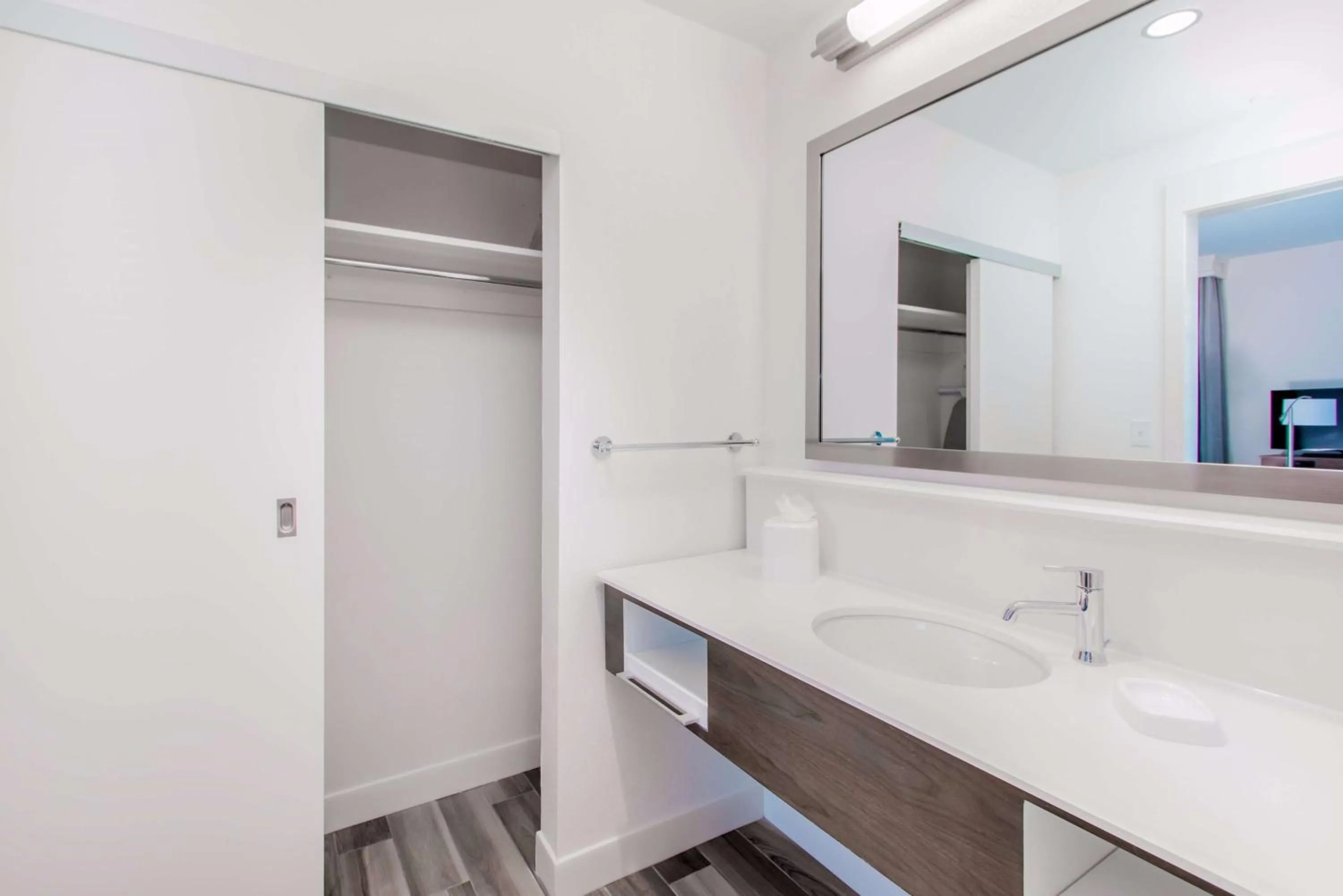 Bathroom in Hampton Inn & Suites Panama City Beach-Beachfront