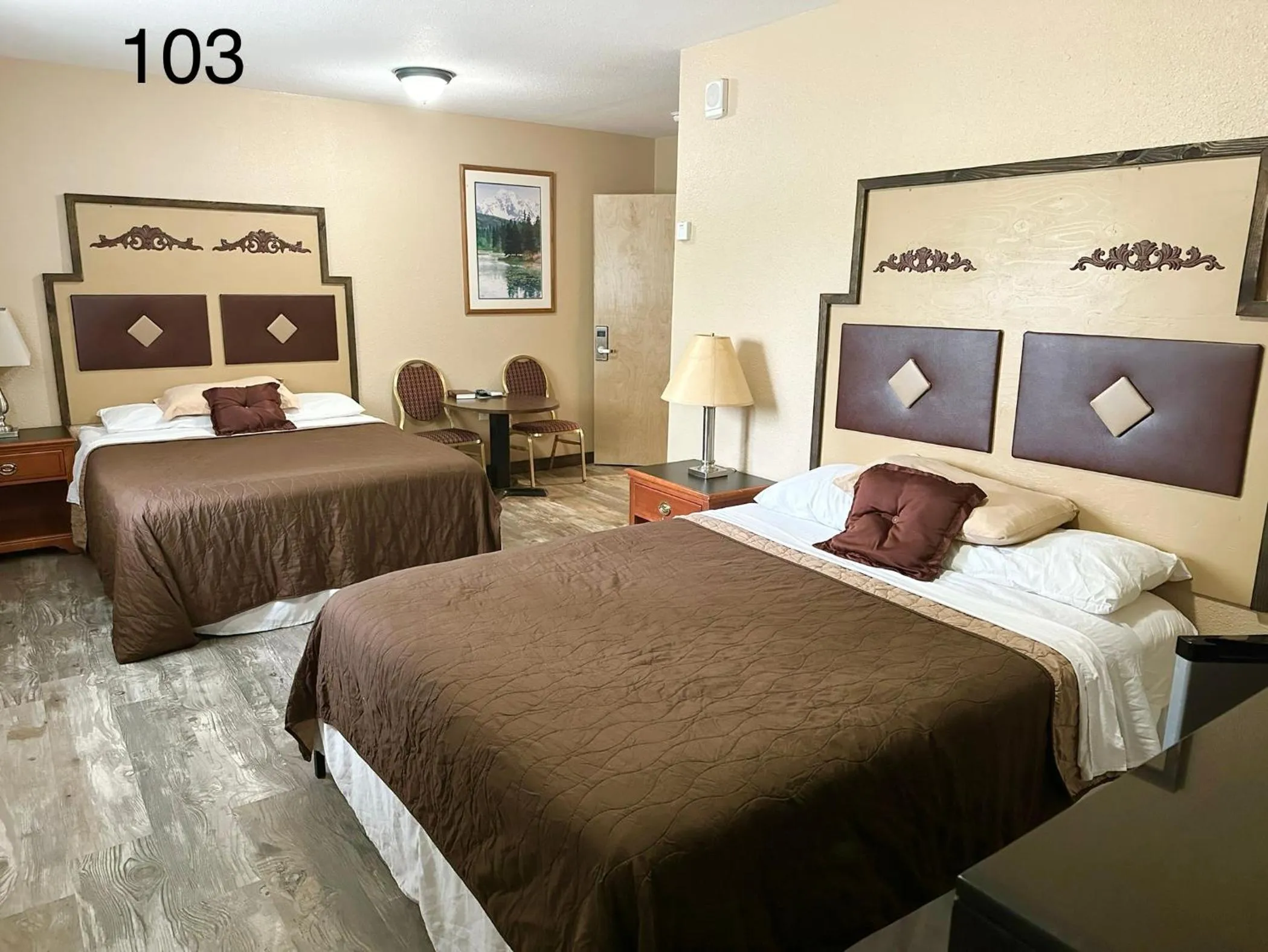 Bed in Alaska Angler's Inn