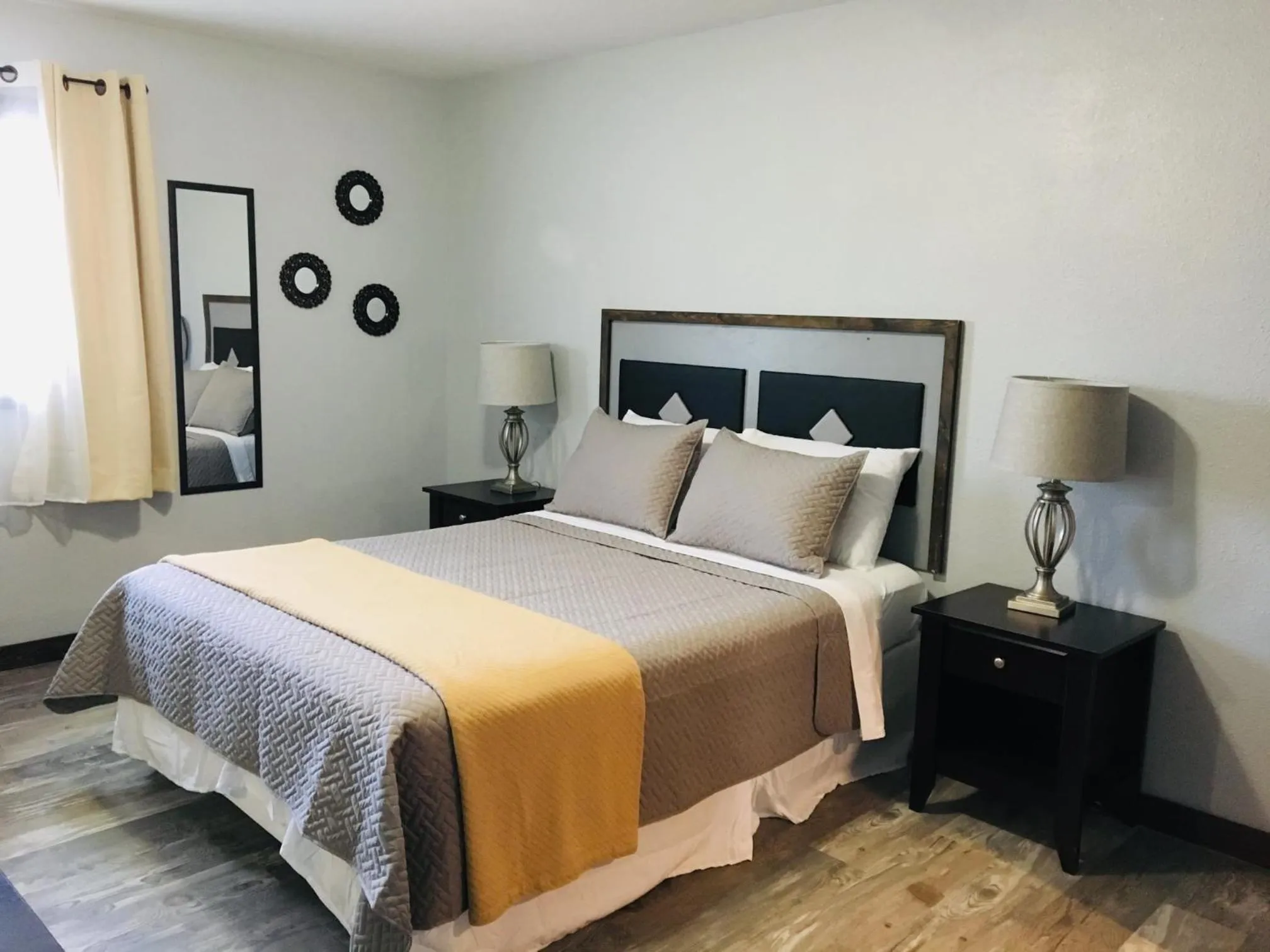 Bed in Alaska Angler's Inn