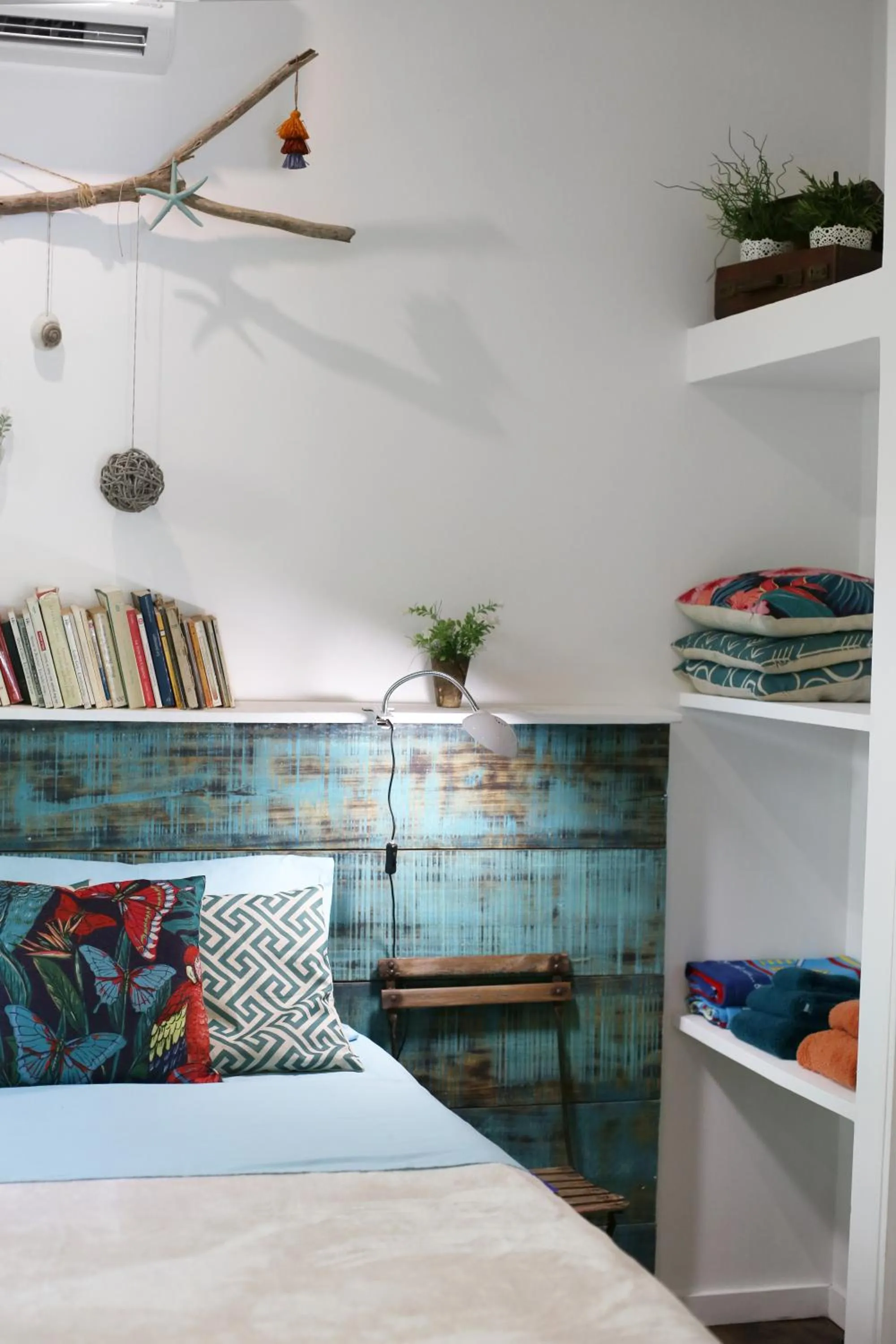 Library, Bed in Ojochal Gardens