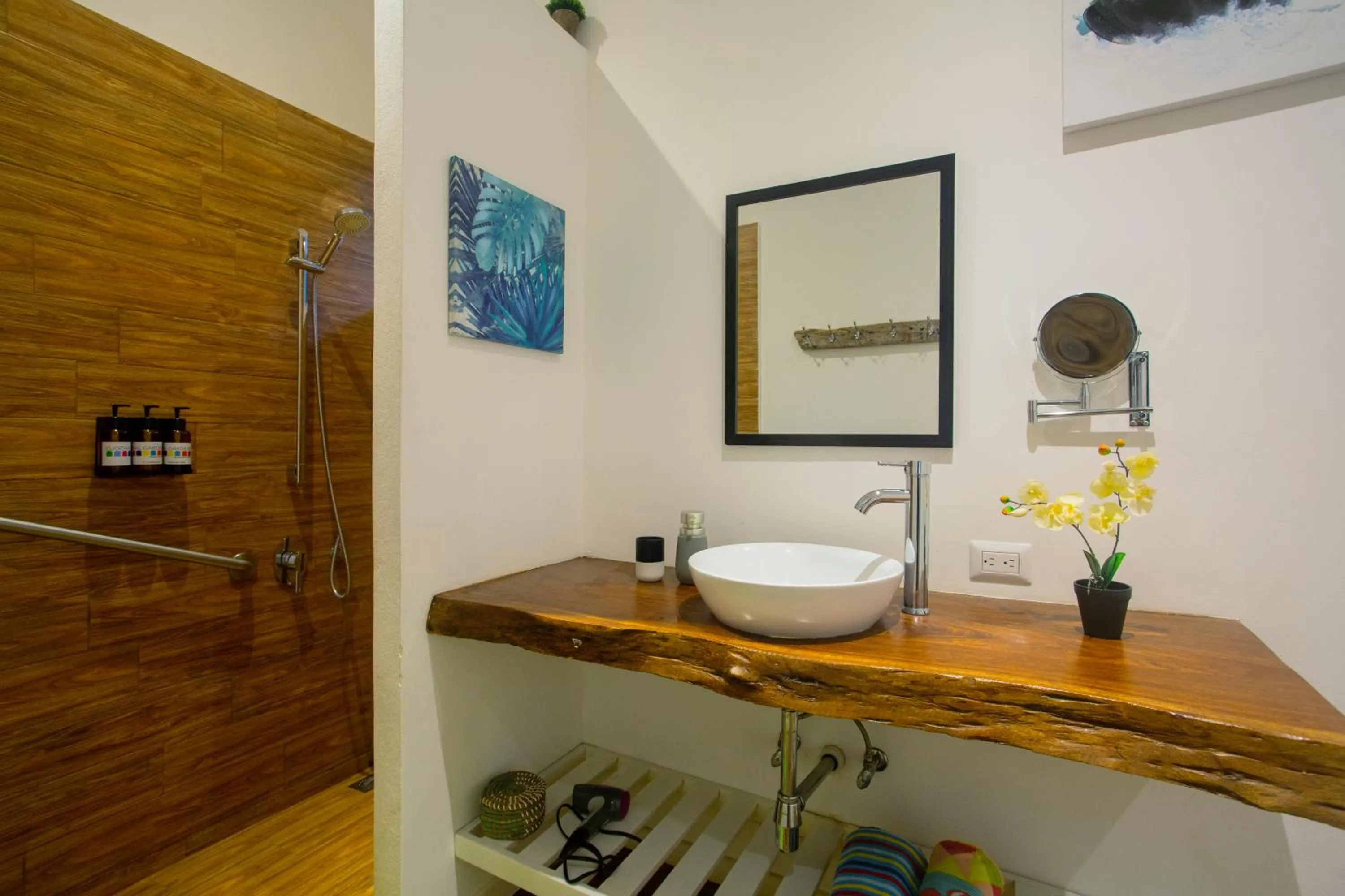 Bathroom in Ojochal Gardens