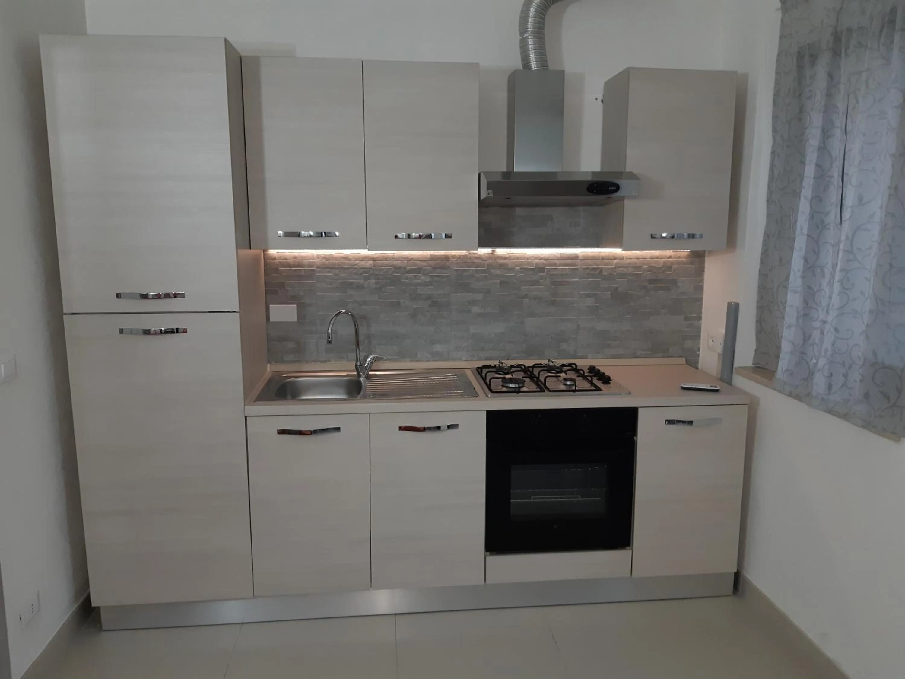 Kitchen or kitchenette in LUTRI Home