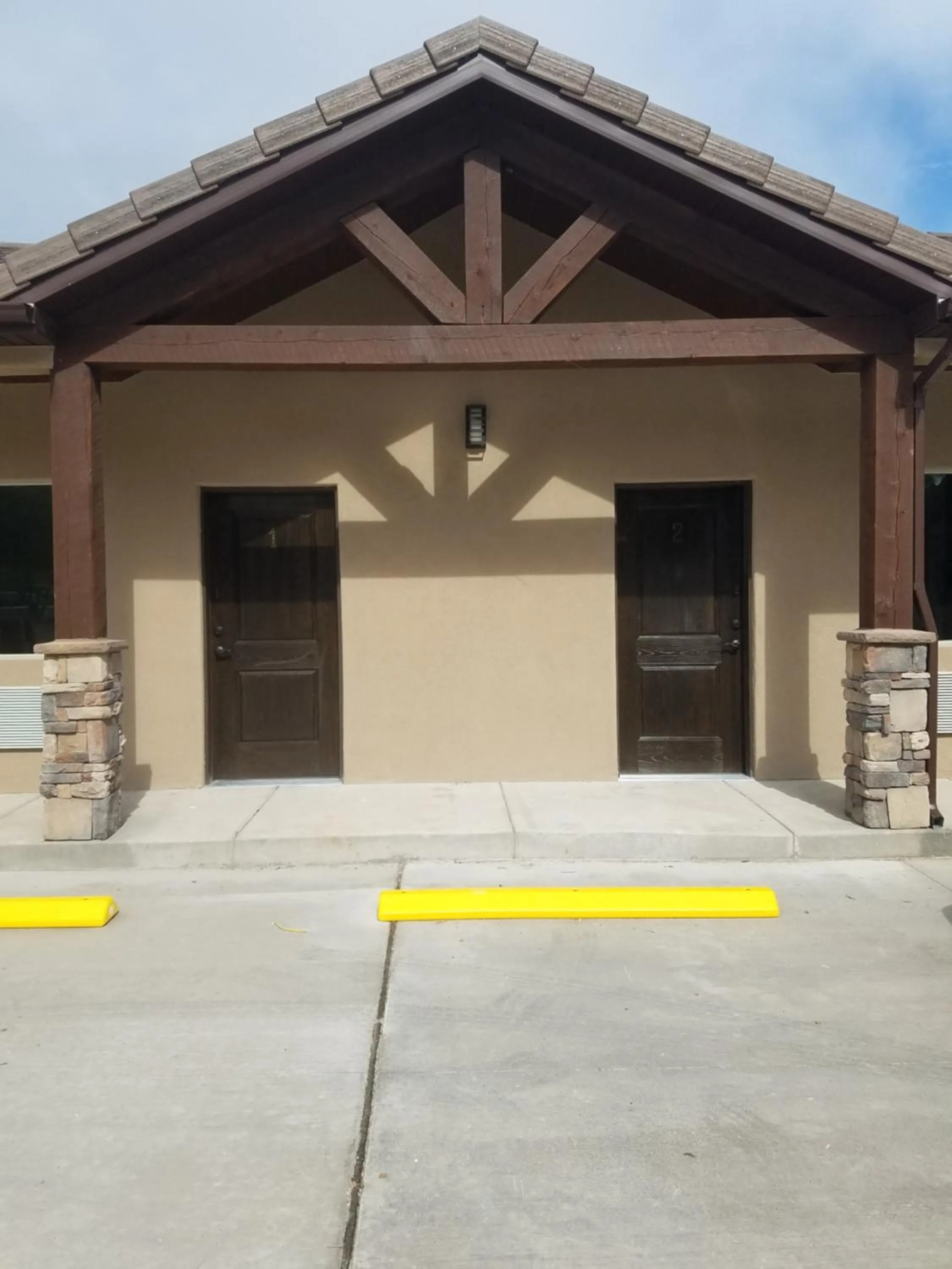 Property building in Kanab Suites