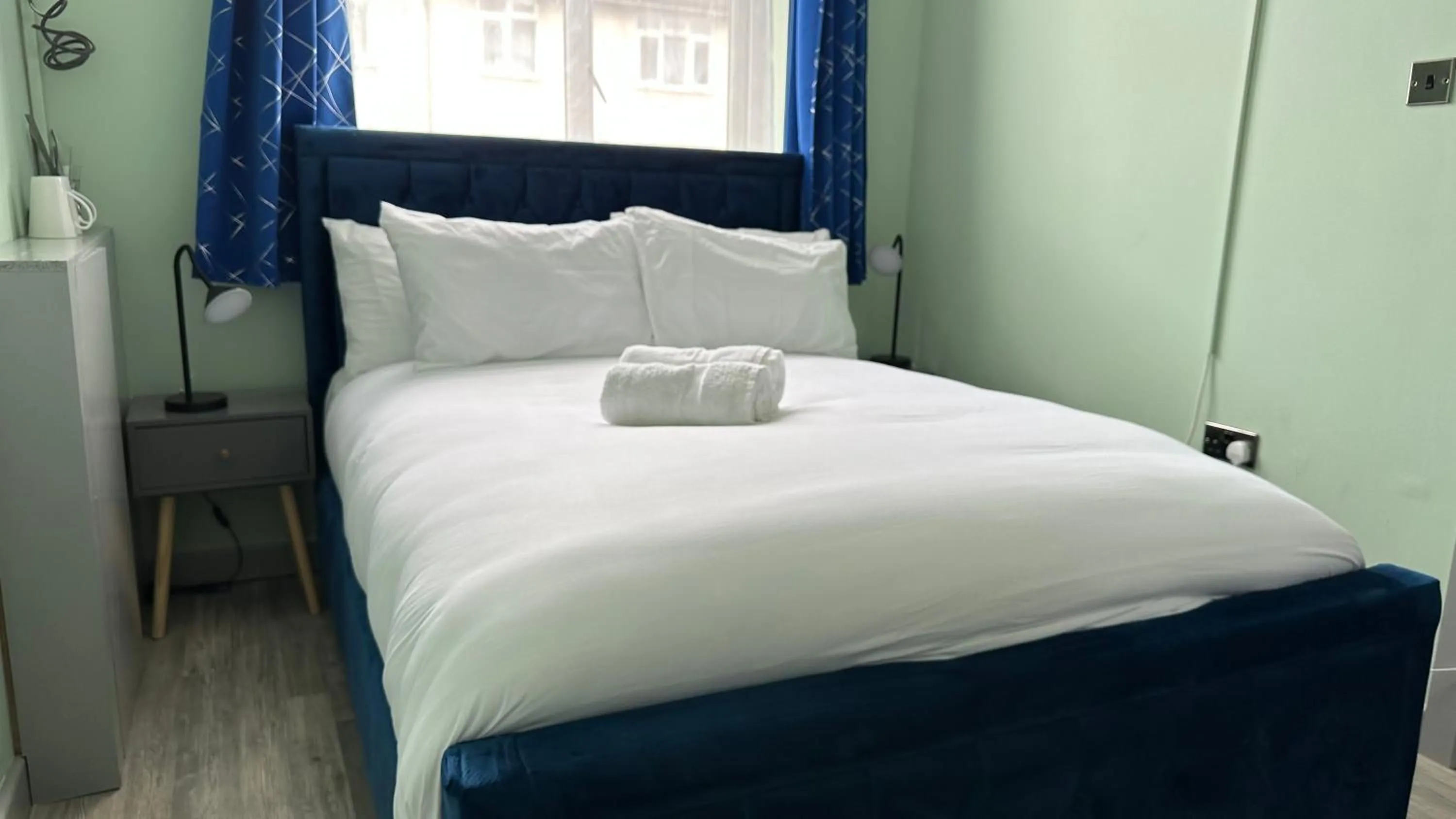 Bed in Homestay in Walsall