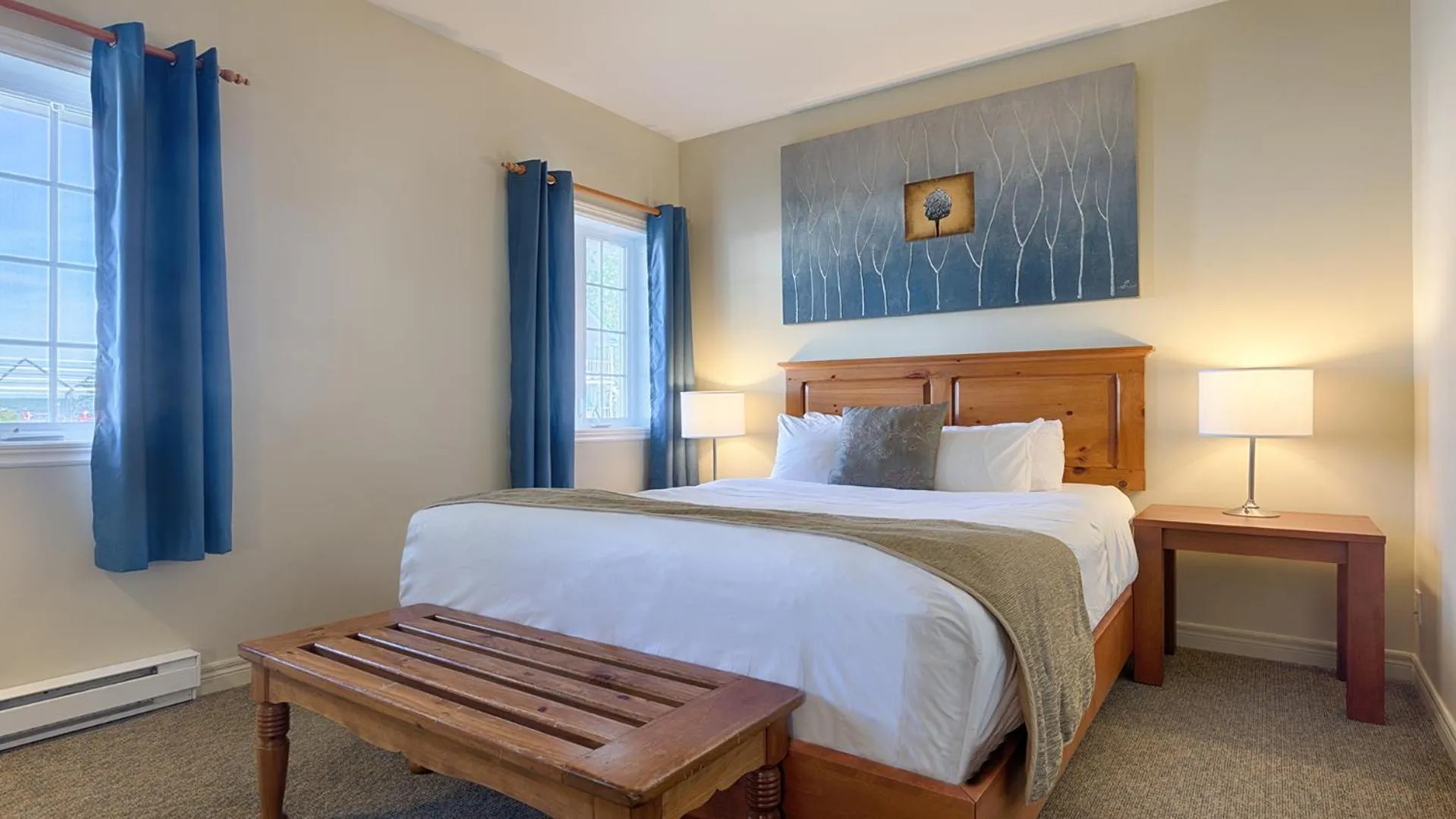 Bed in Auberge Handfield et Spa