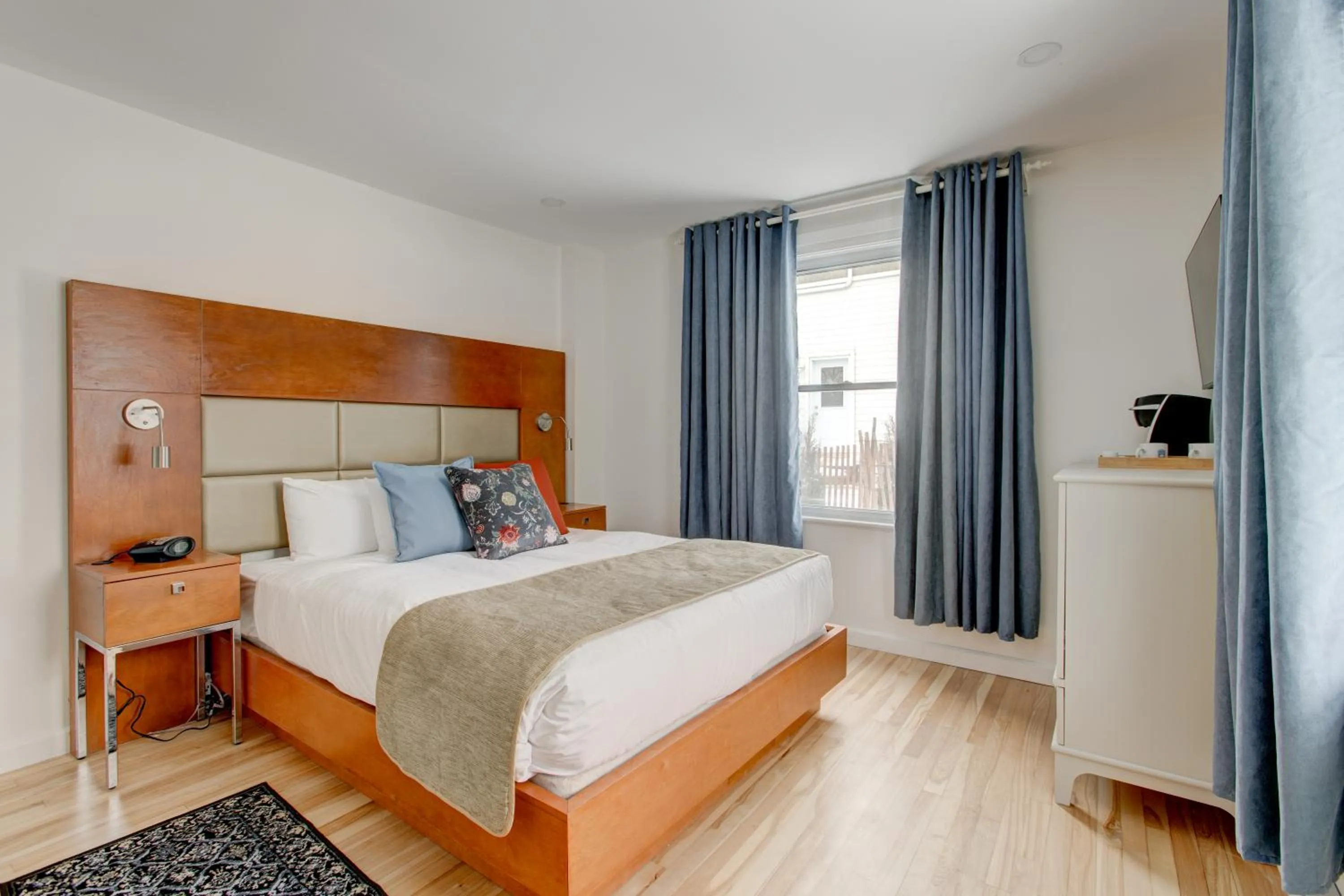 Bed in Auberge Handfield et Spa