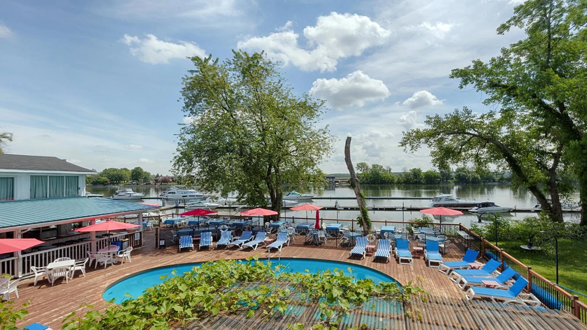 Restaurant/places to eat in Auberge Handfield et Spa