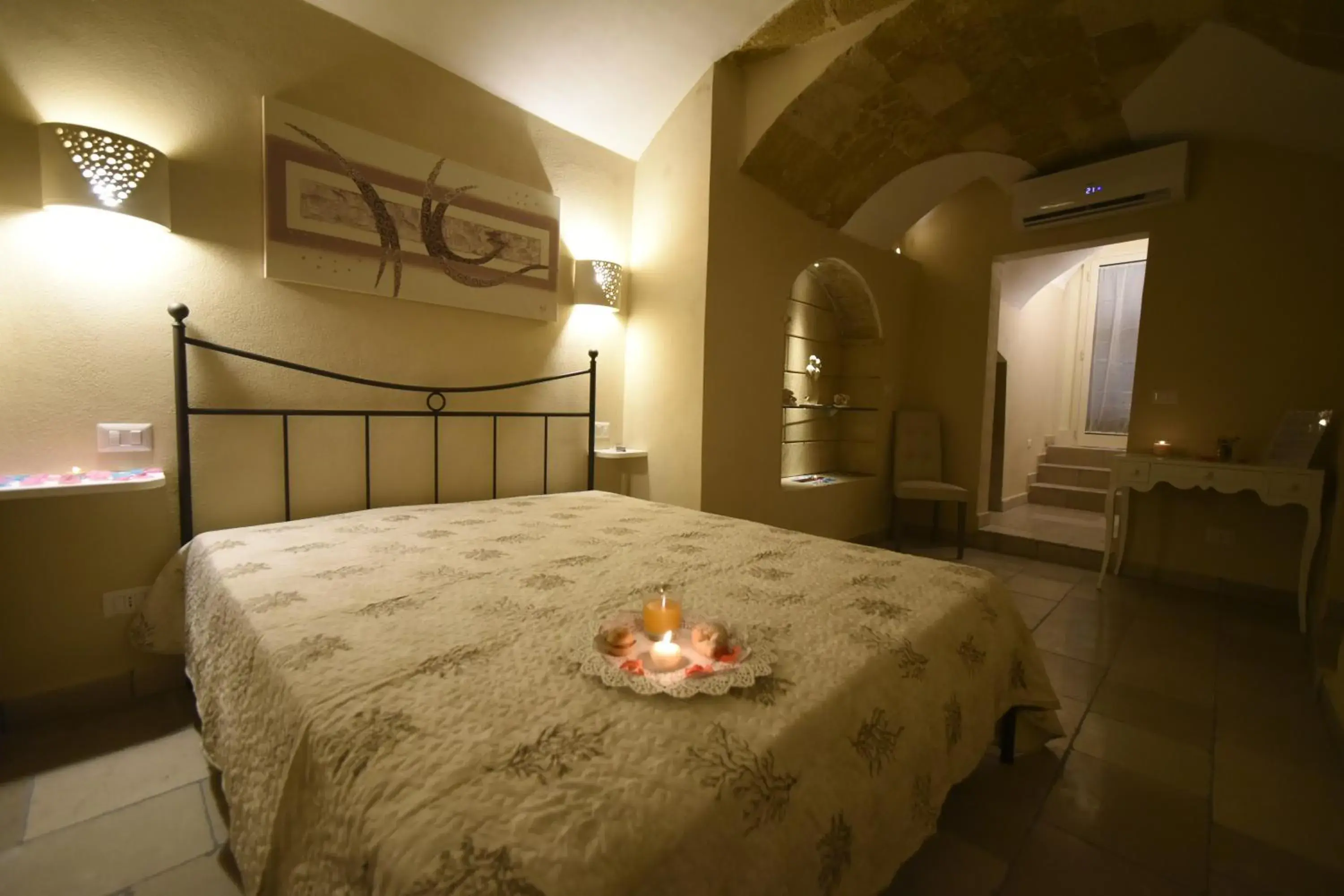 Double Room with Private Bathroom in B&B Corte Cantalupi Double Room with Private Bathroom in B&B Corte Cantalupi