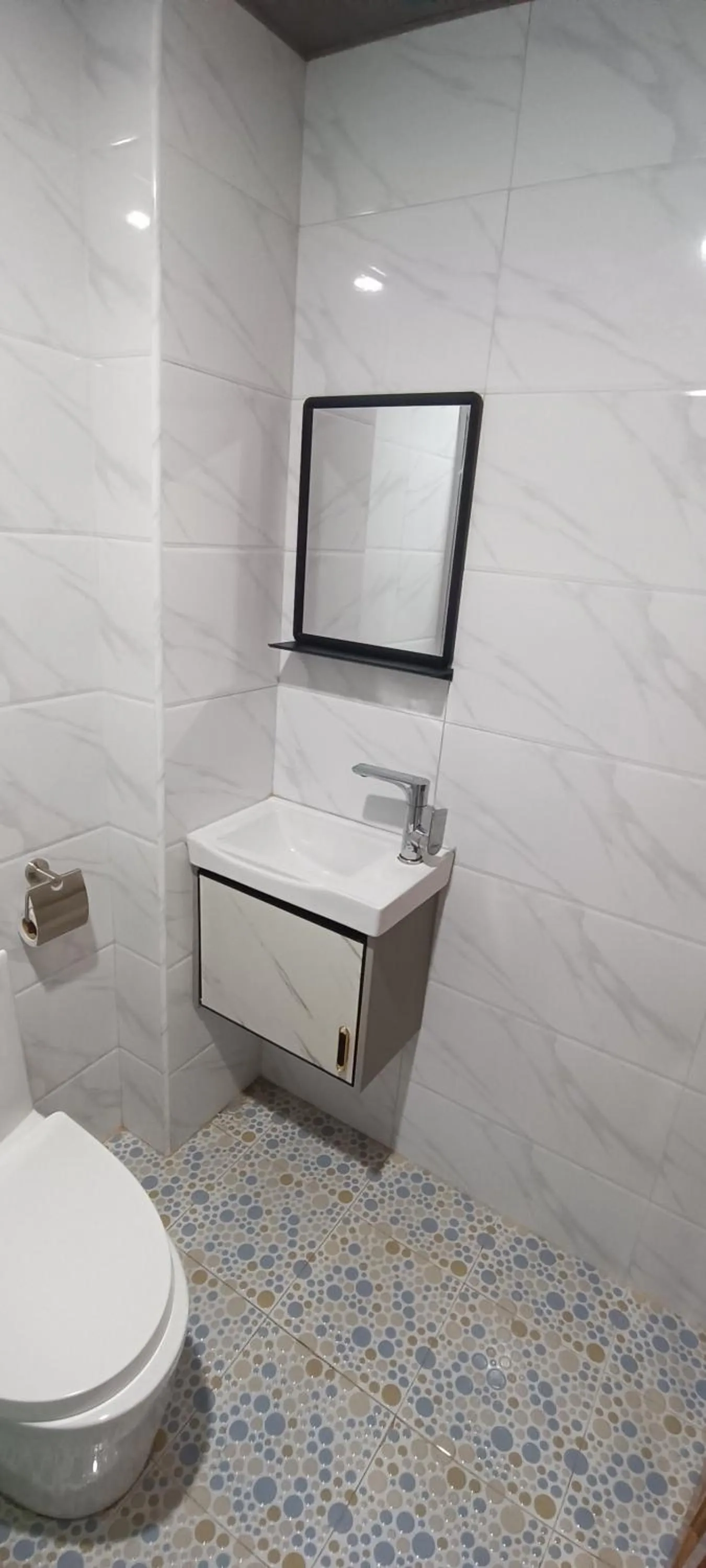 Toilet in Alona J&J Tourist Inn