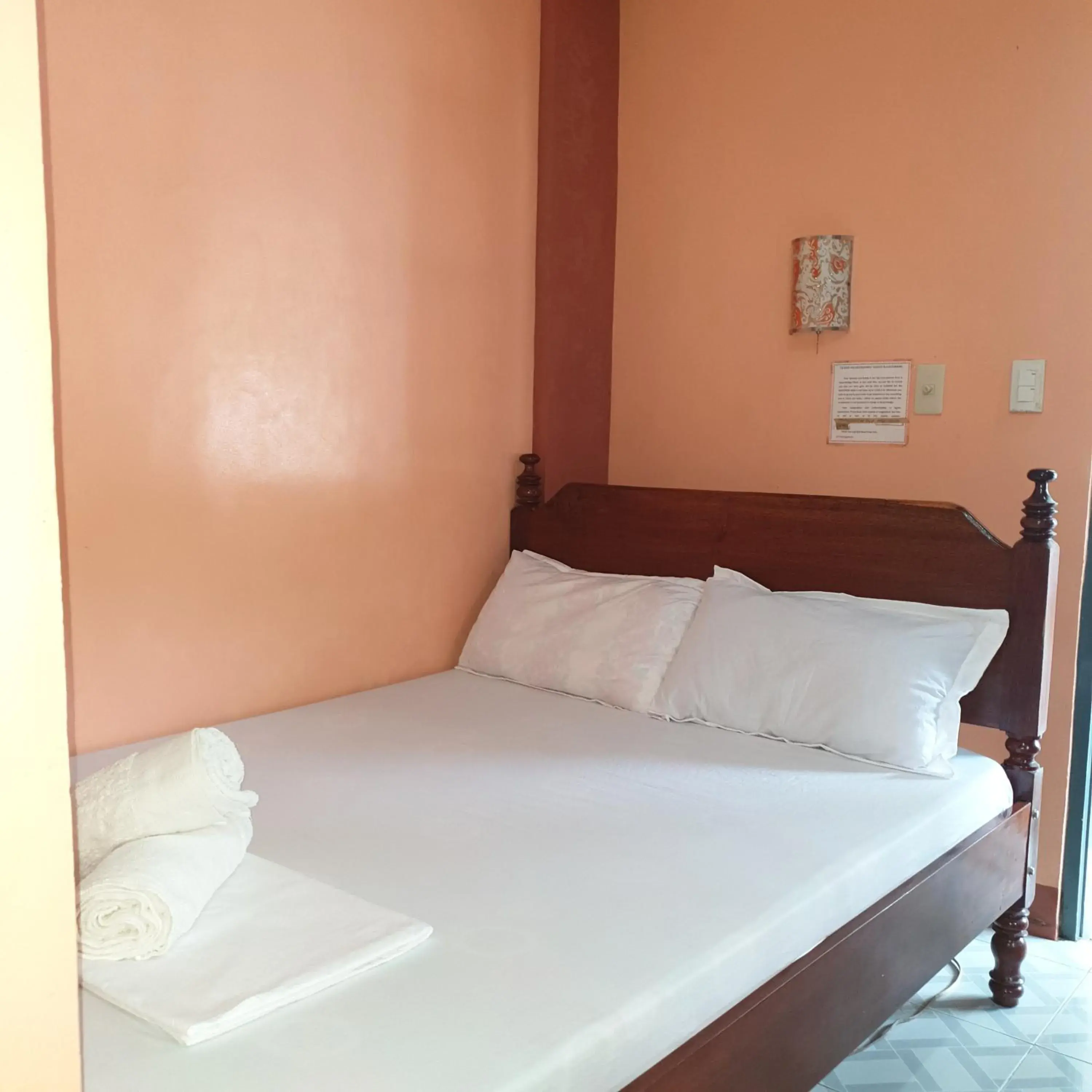 Queen Room in Seacret Lodge Queen Room in Seacret Lodge