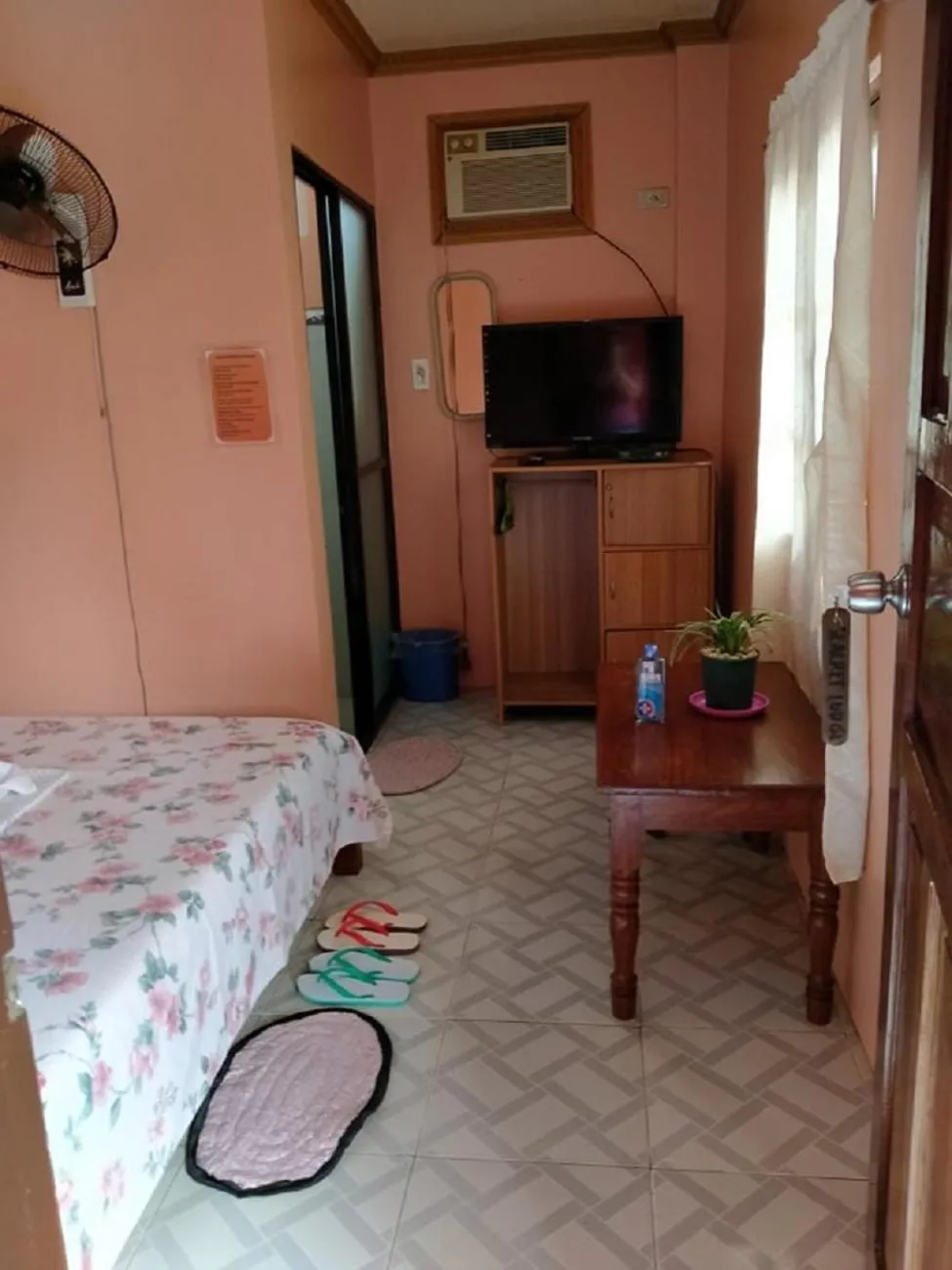 Photo of the whole room, Bed in D'MESA Seacretlodge and Restaurant