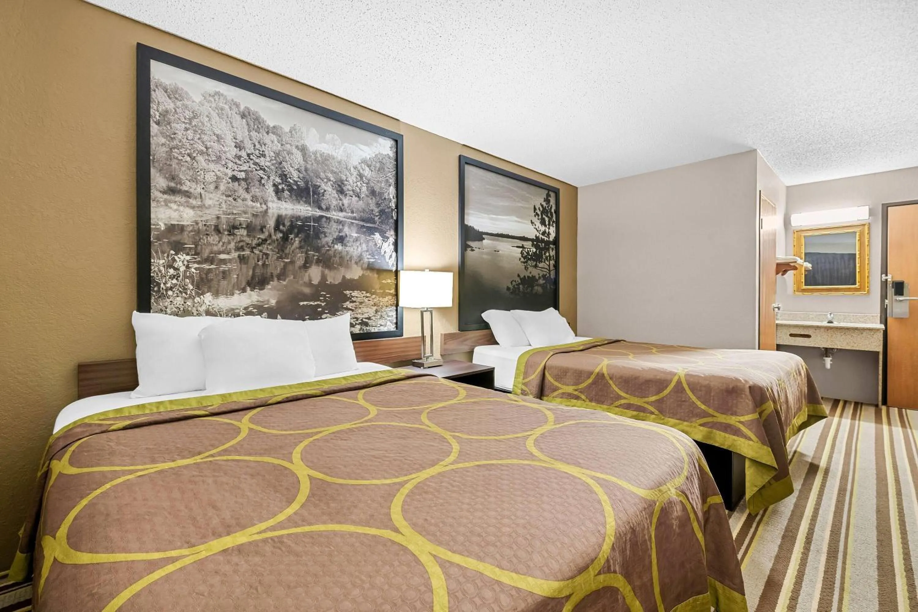 Bed in Super 8 by Wyndham Blue Earth