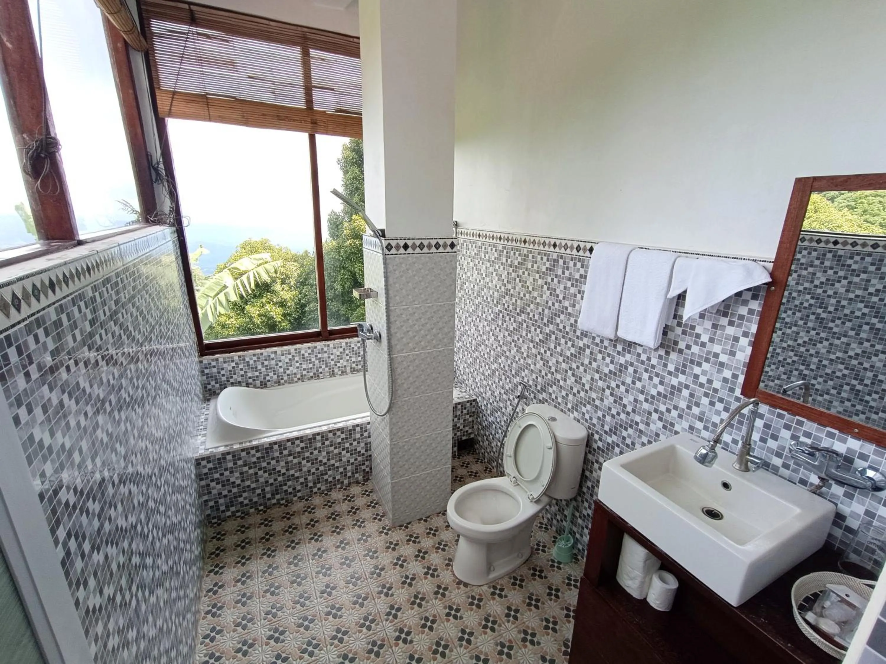 Shower in La Montaña Bali & Spa