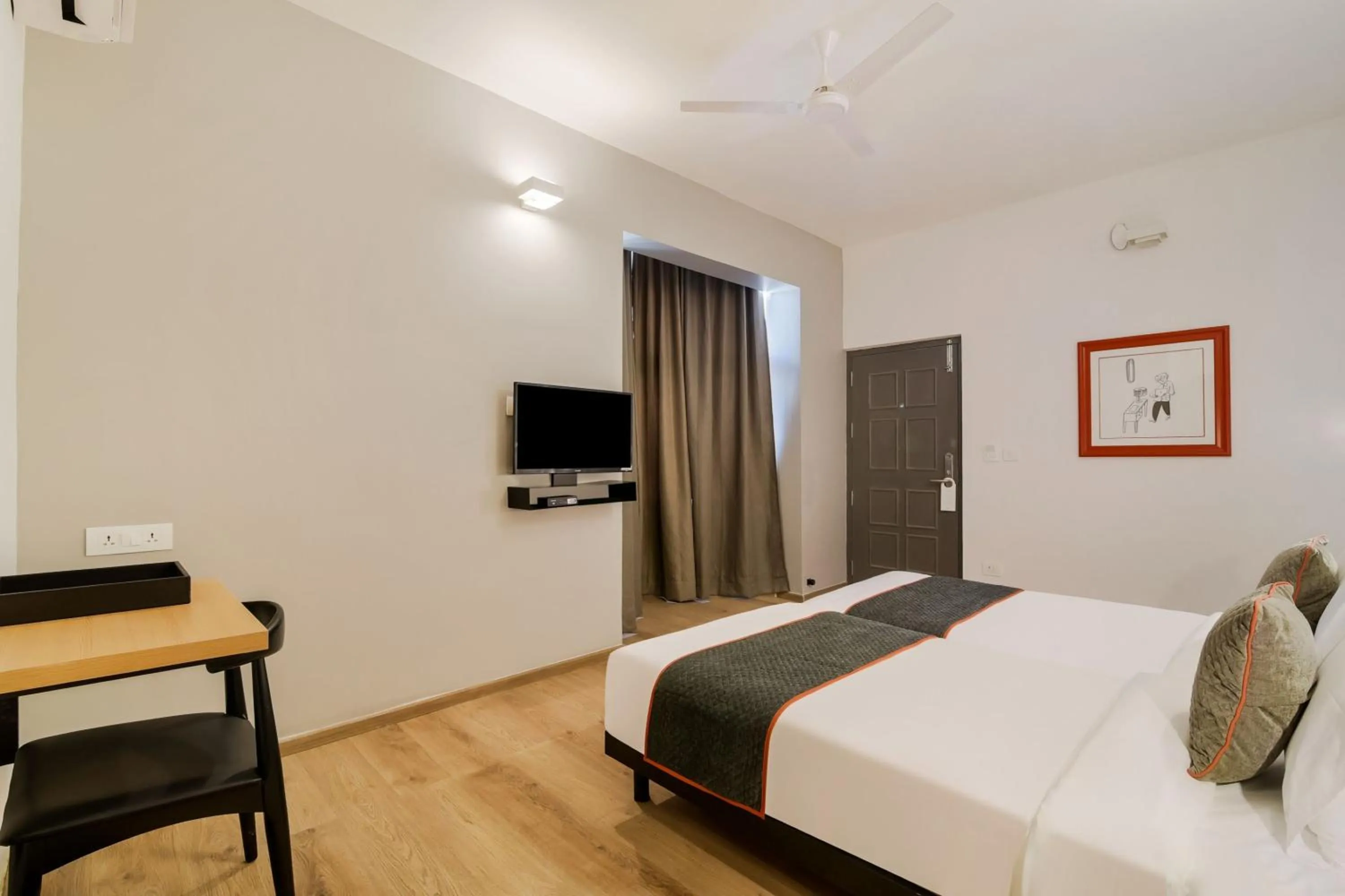 Bedroom, Bed in Super Townhouse Srm Kuppakonam Pudur