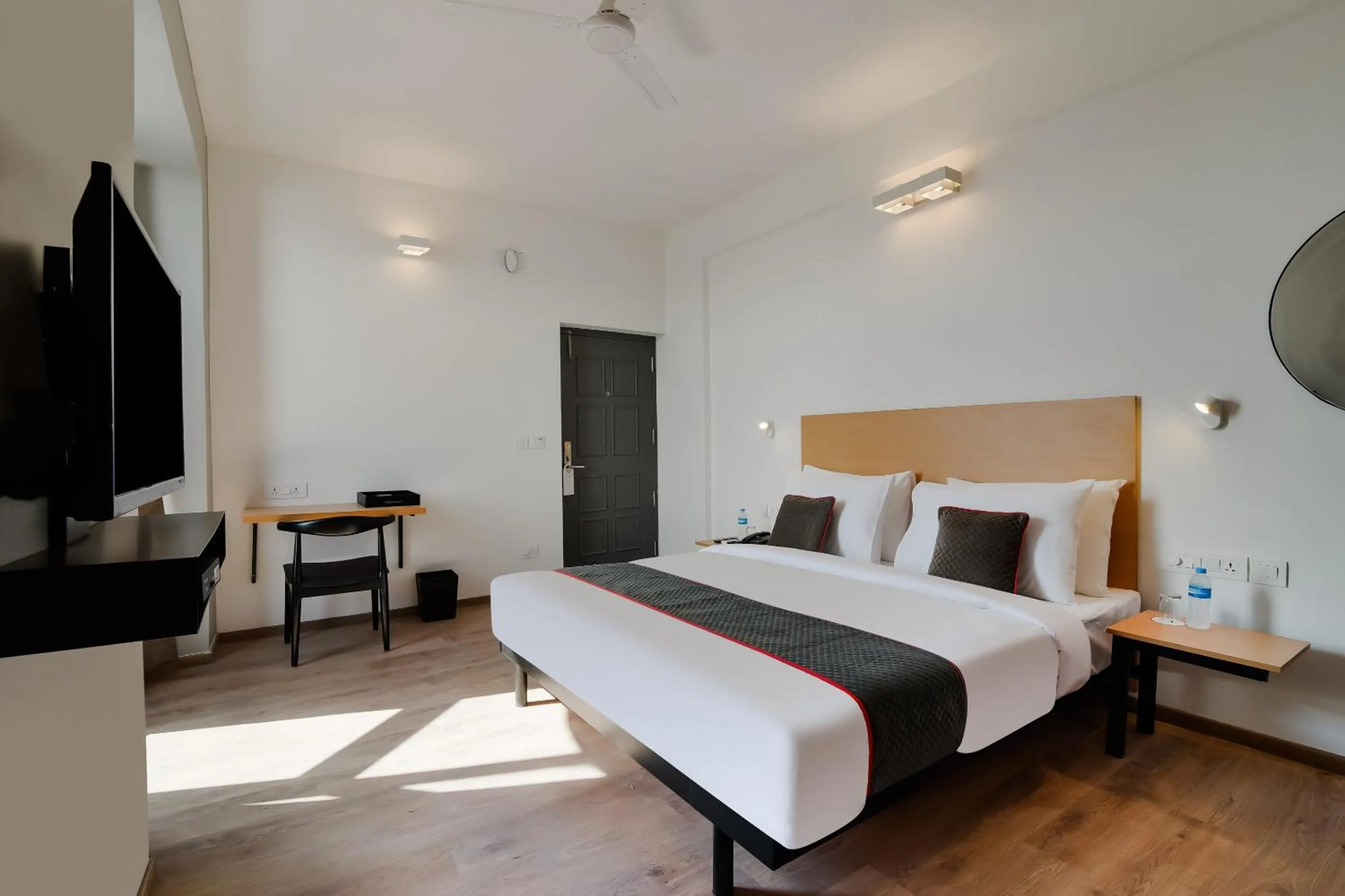 Bedroom, Bed in Super Townhouse Srm Kuppakonam Pudur