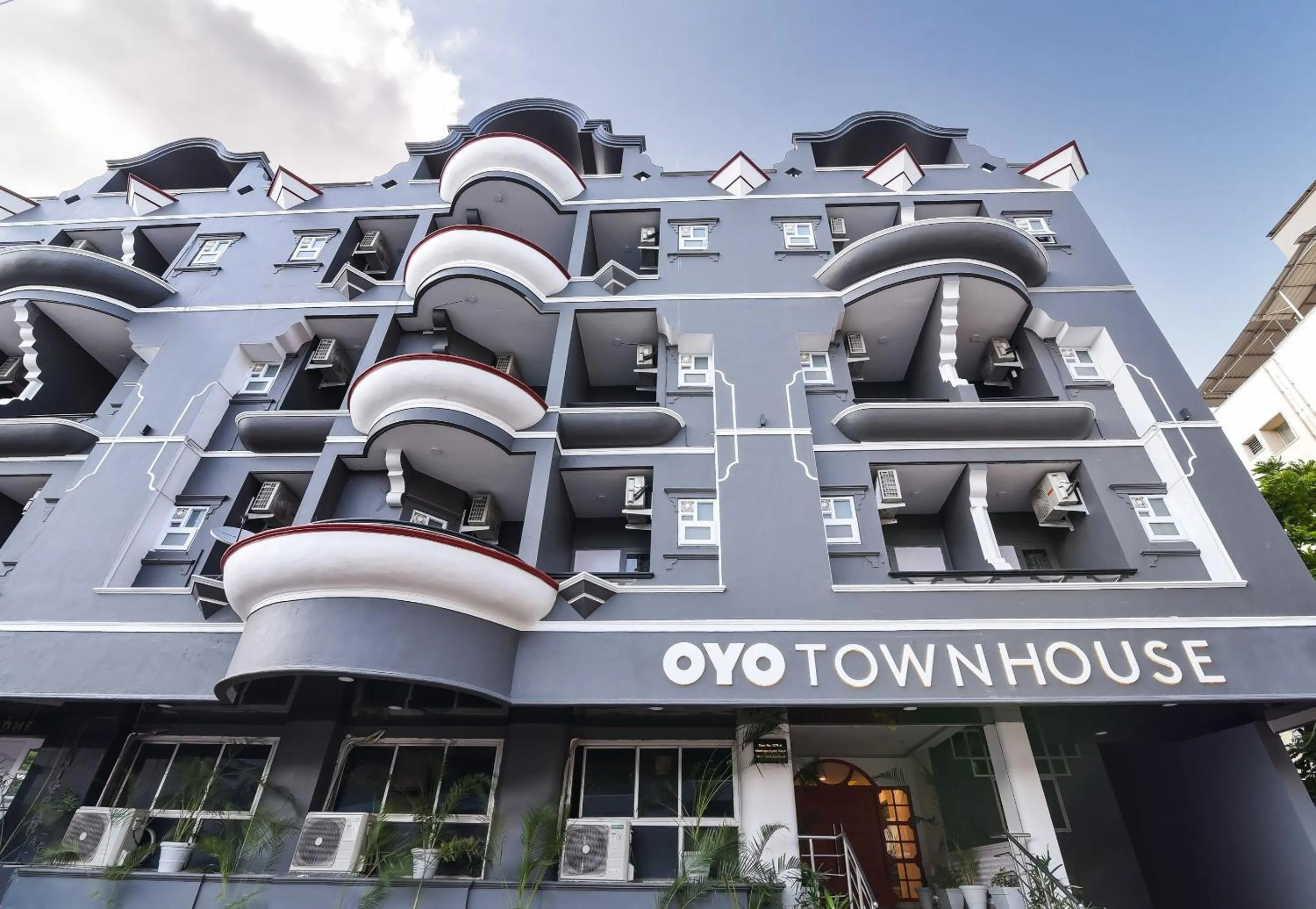 Facade/entrance in Super Townhouse Srm Kuppakonam Pudur