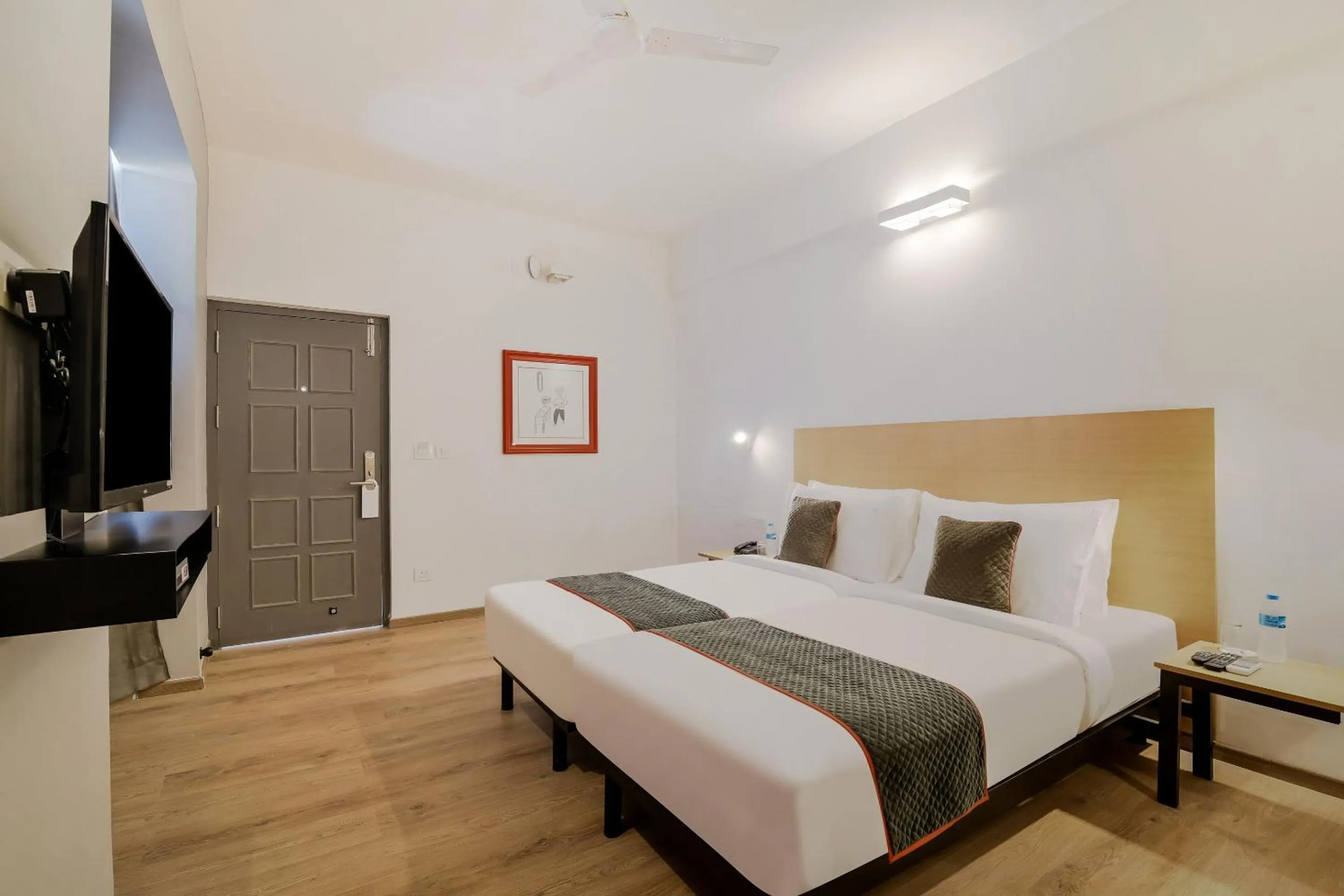Bedroom, Bed in Super Townhouse Srm Kuppakonam Pudur