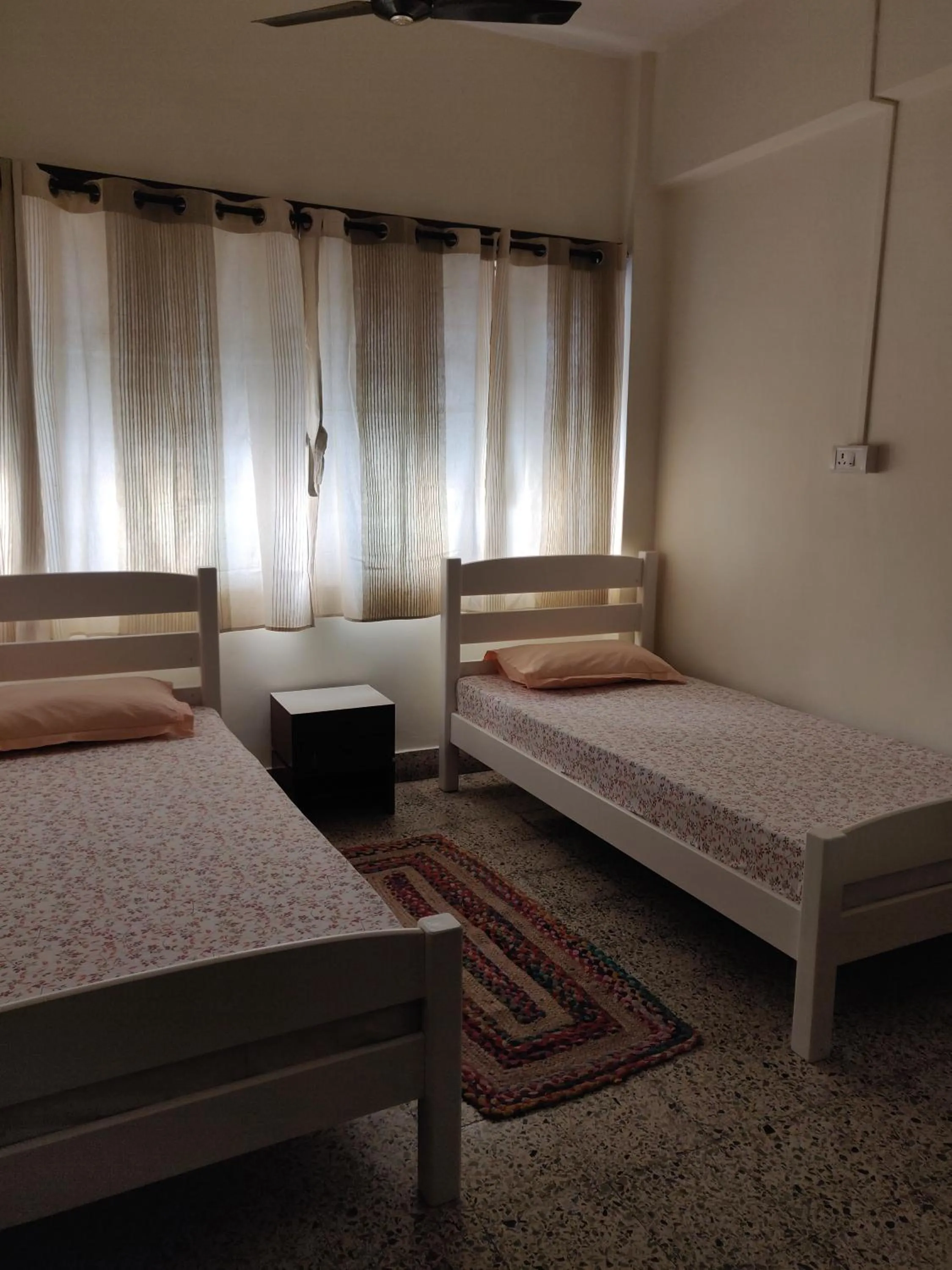 Bed in Raahgir