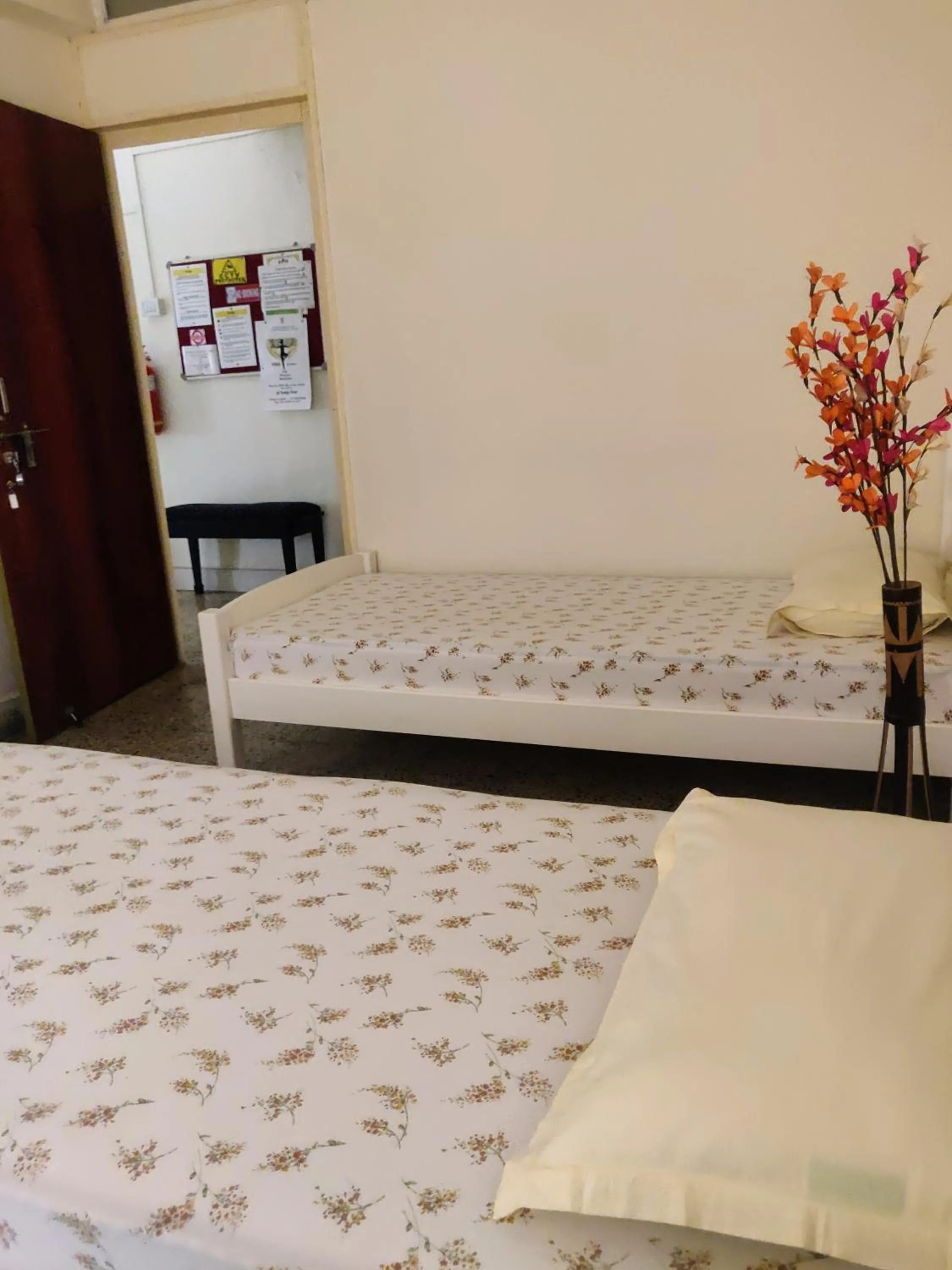 Bed in Raahgir