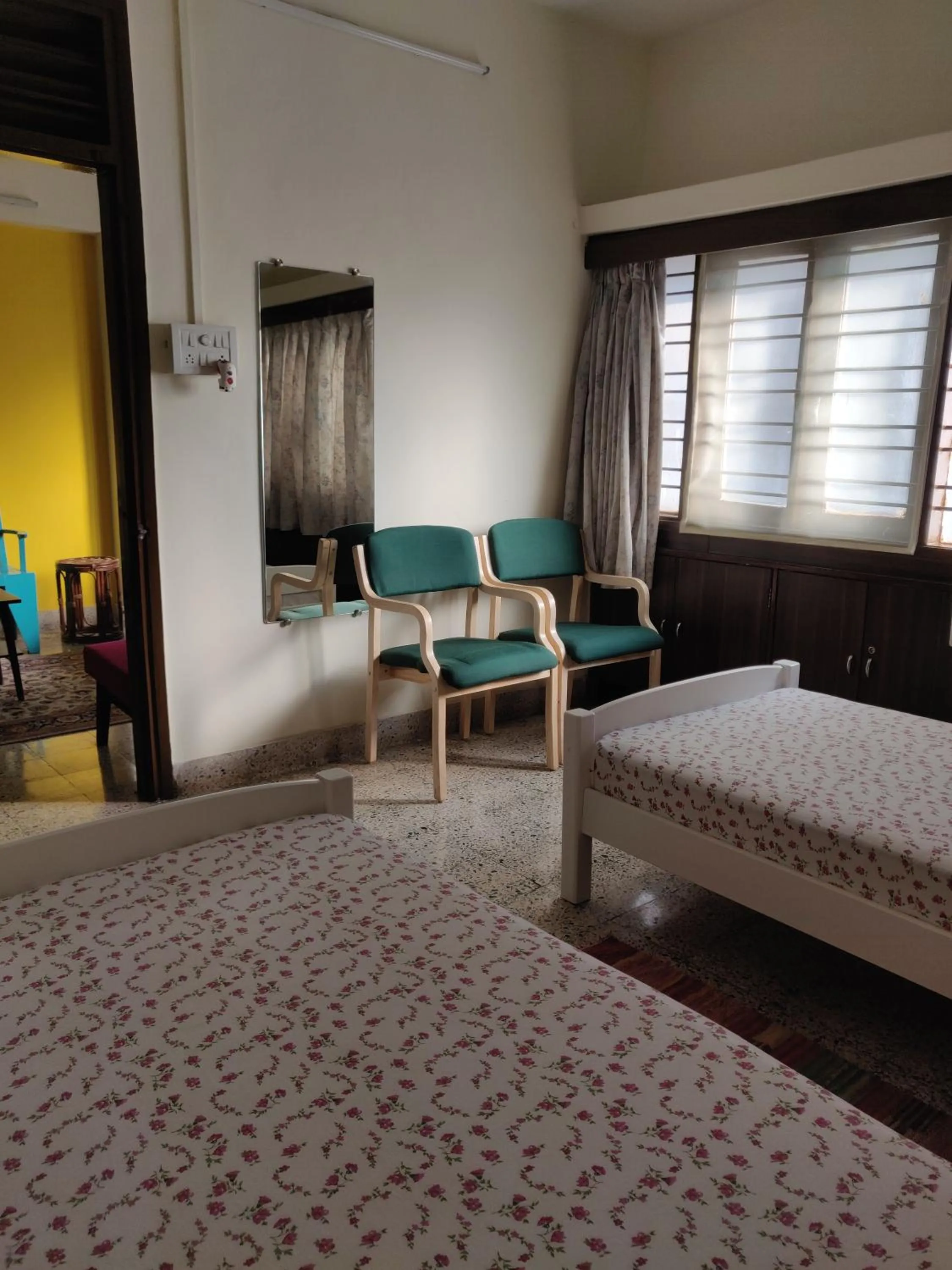 Bed in Raahgir