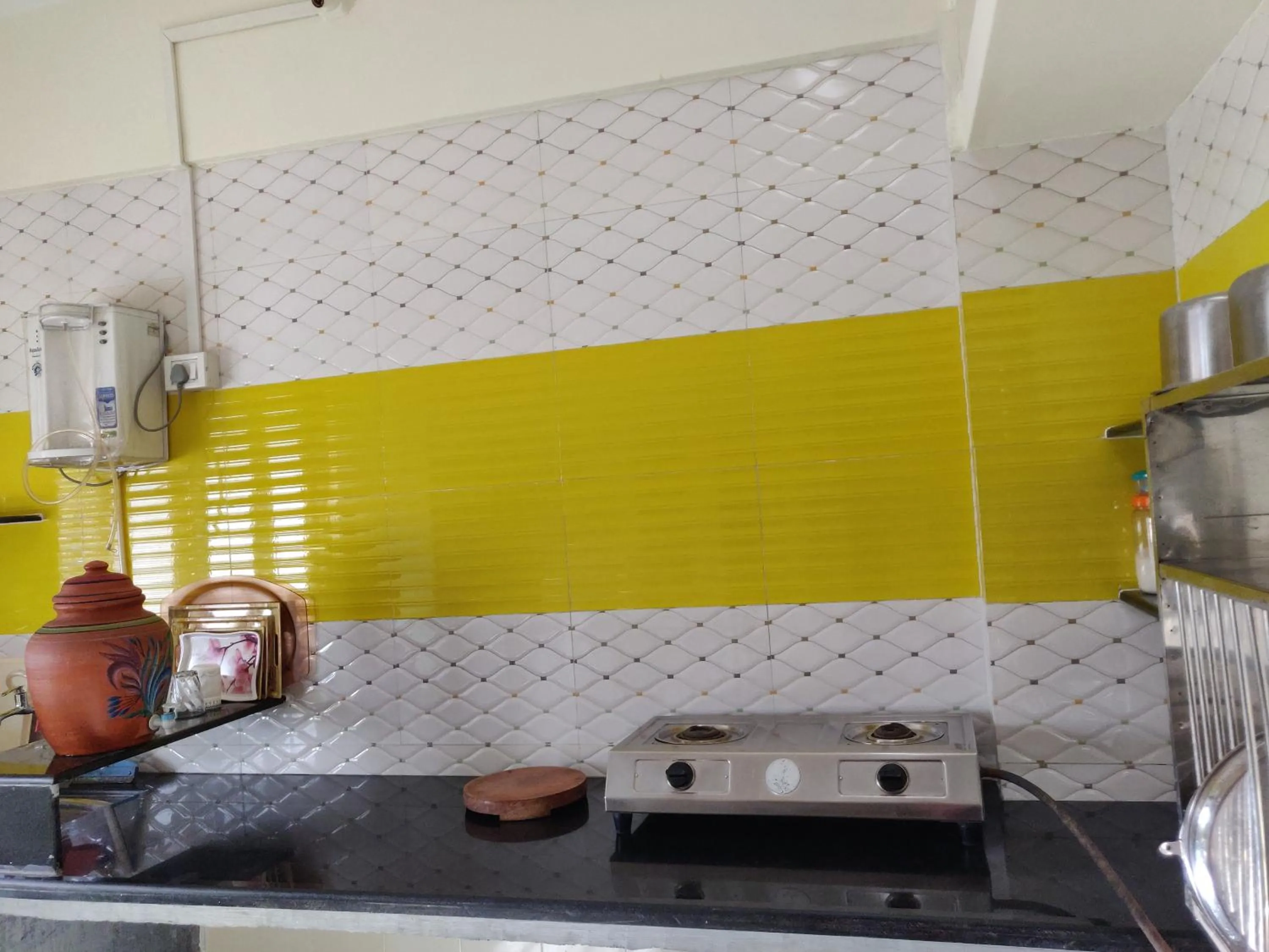 Communal kitchen in Raahgir