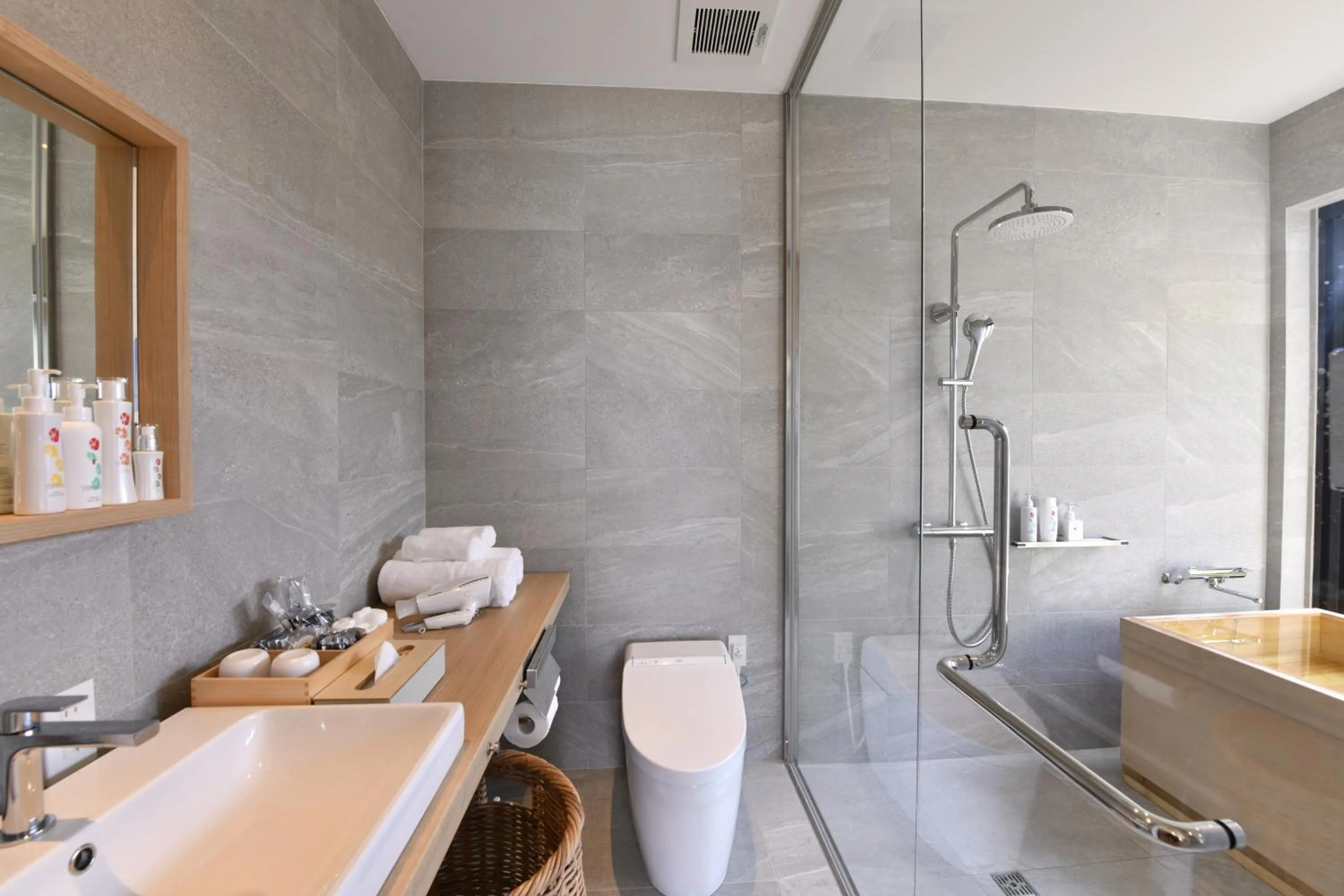 Bathroom in Feliz Villa Suite Irabujima Sawada