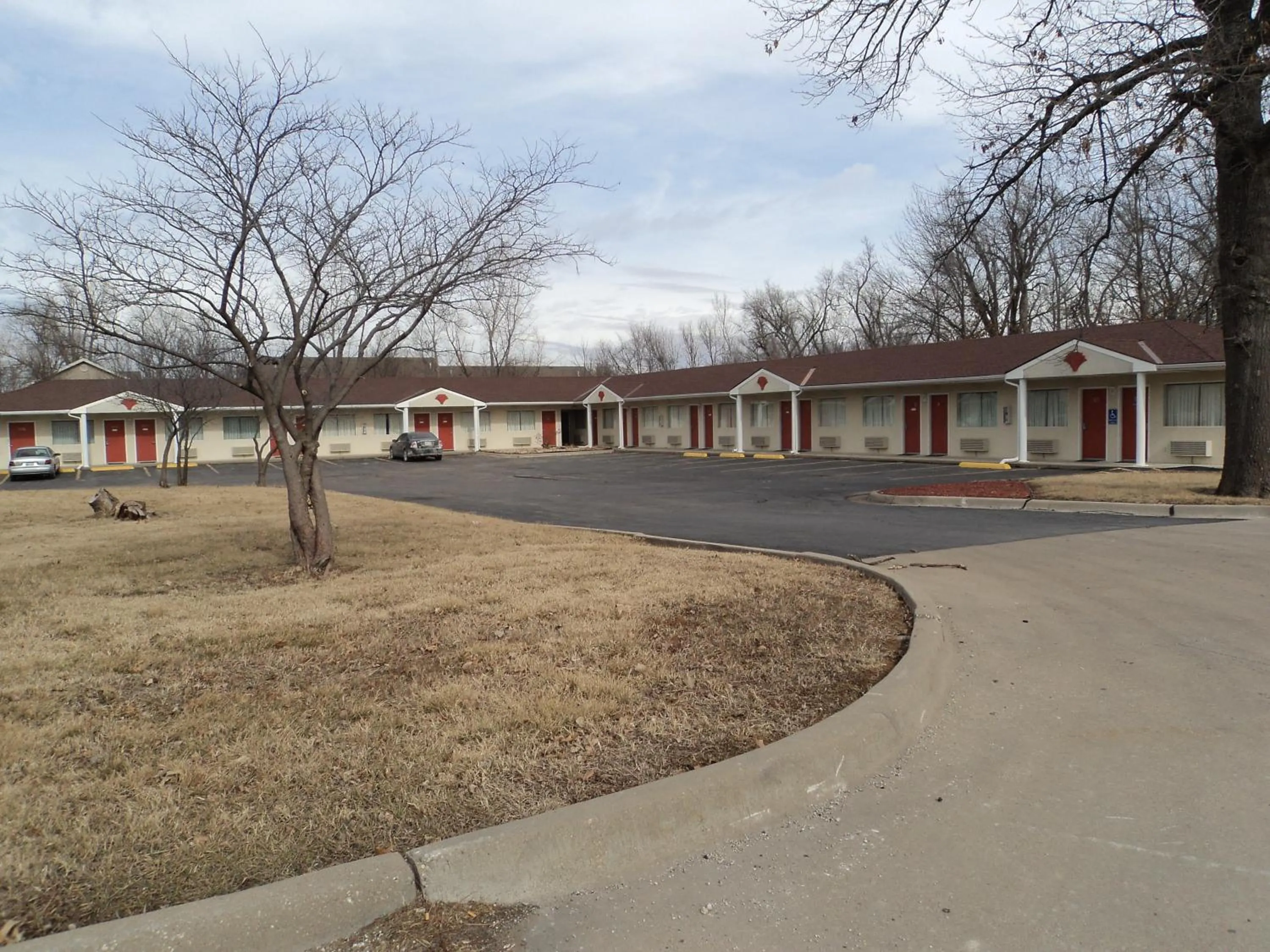 Street view in Knights Inn Ottawa