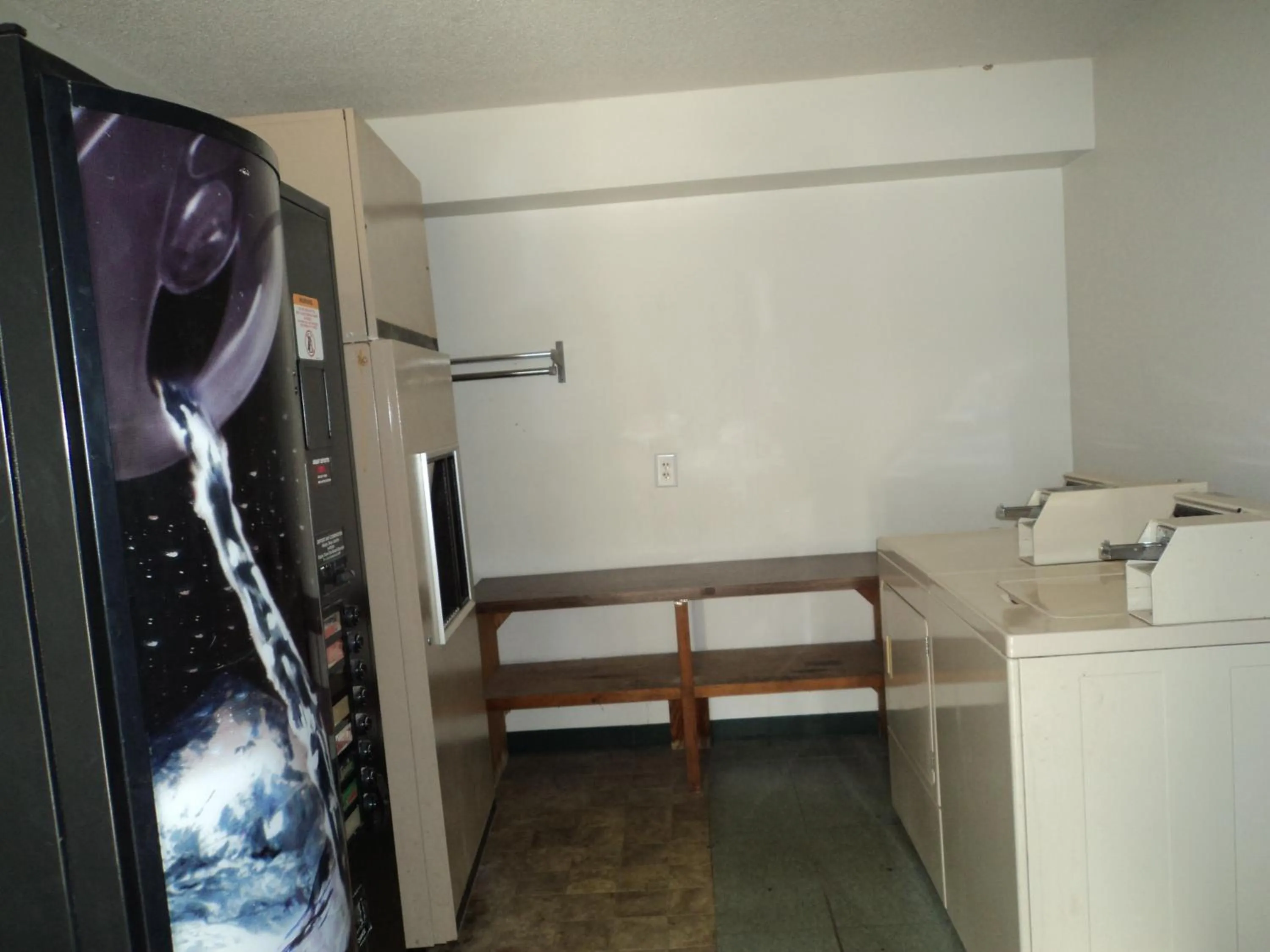 Area and facilities in Knights Inn Ottawa