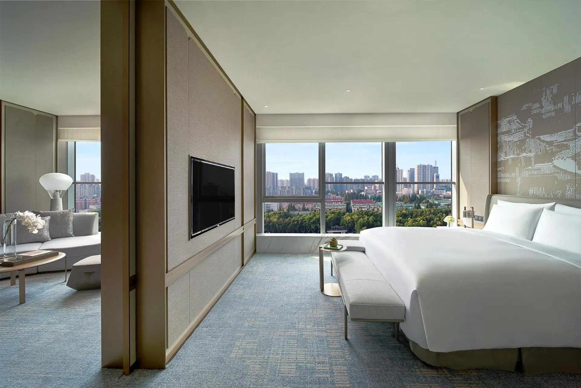 Photo of the whole room, Bed in Kempinski Hotel Nanjing