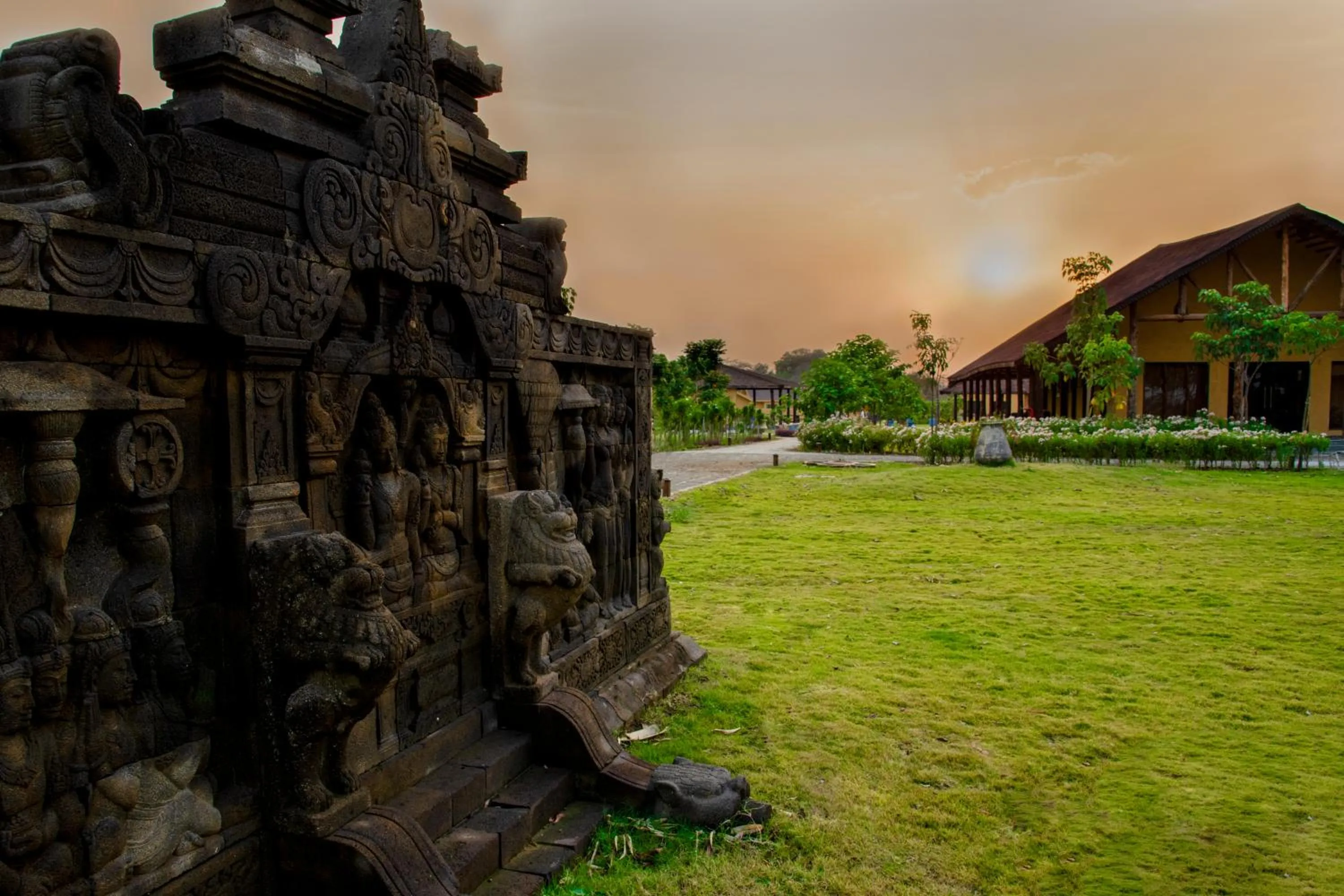 Garden in WelcomHeritage Tadoba Vanya Villas Resort & Spa
