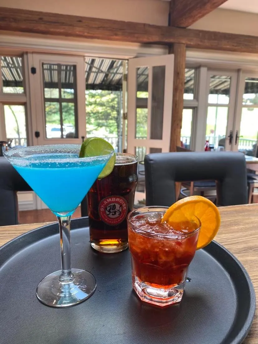 Food and drinks in Auberge West Brome